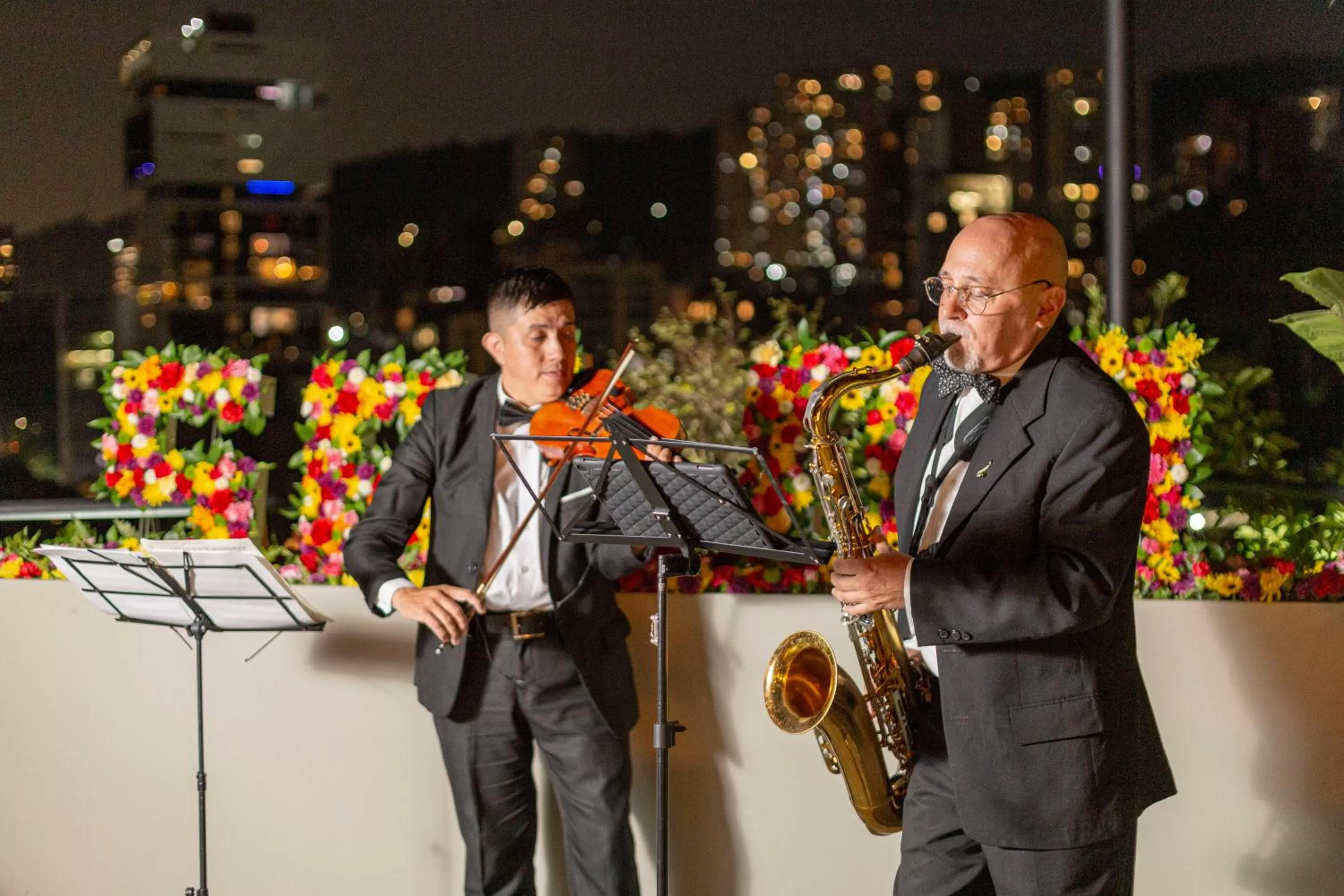 People in 1616 Hotel