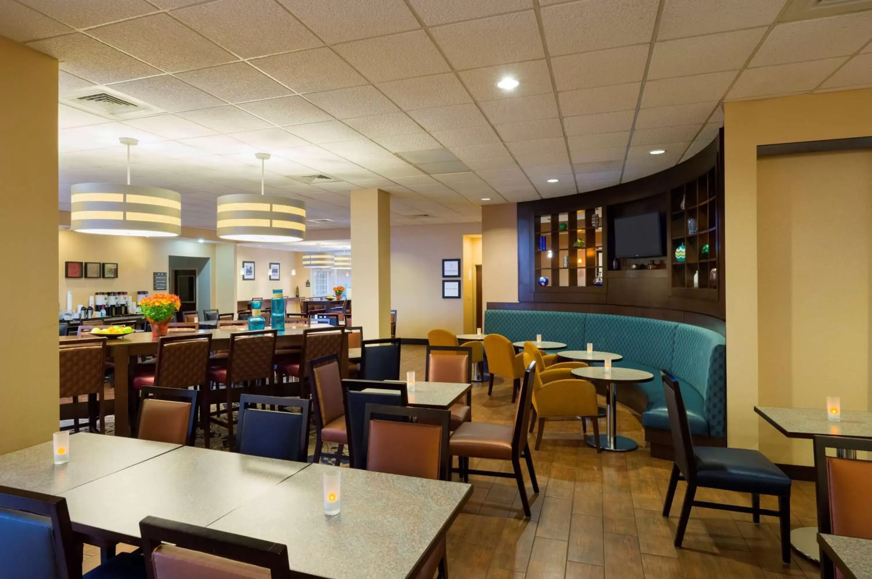 Lobby or reception, Restaurant/Places to Eat in Hampton Inn & Suites Hershey