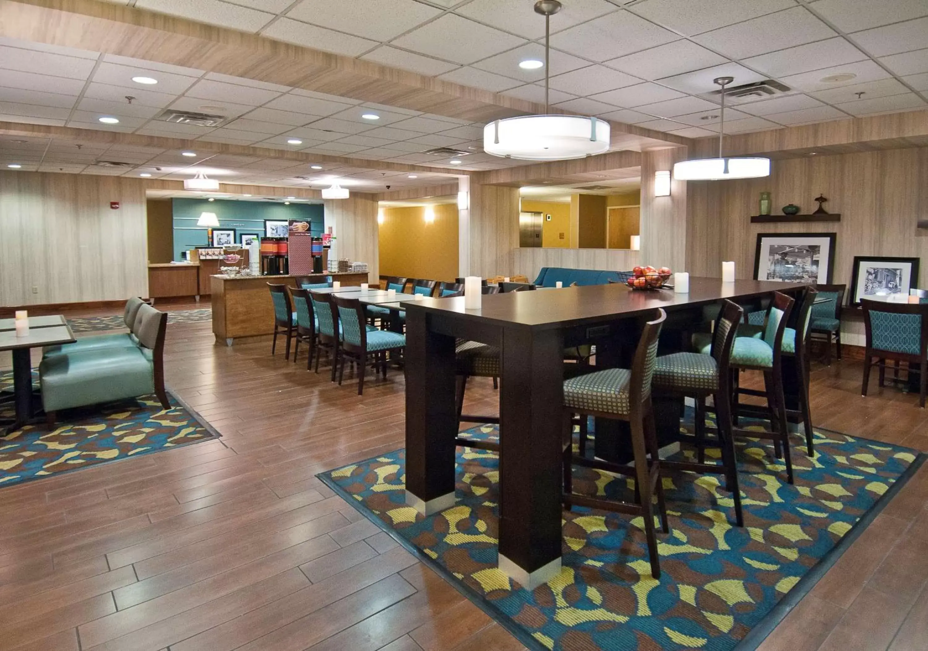 Lobby or reception in Hampton Inn Canton