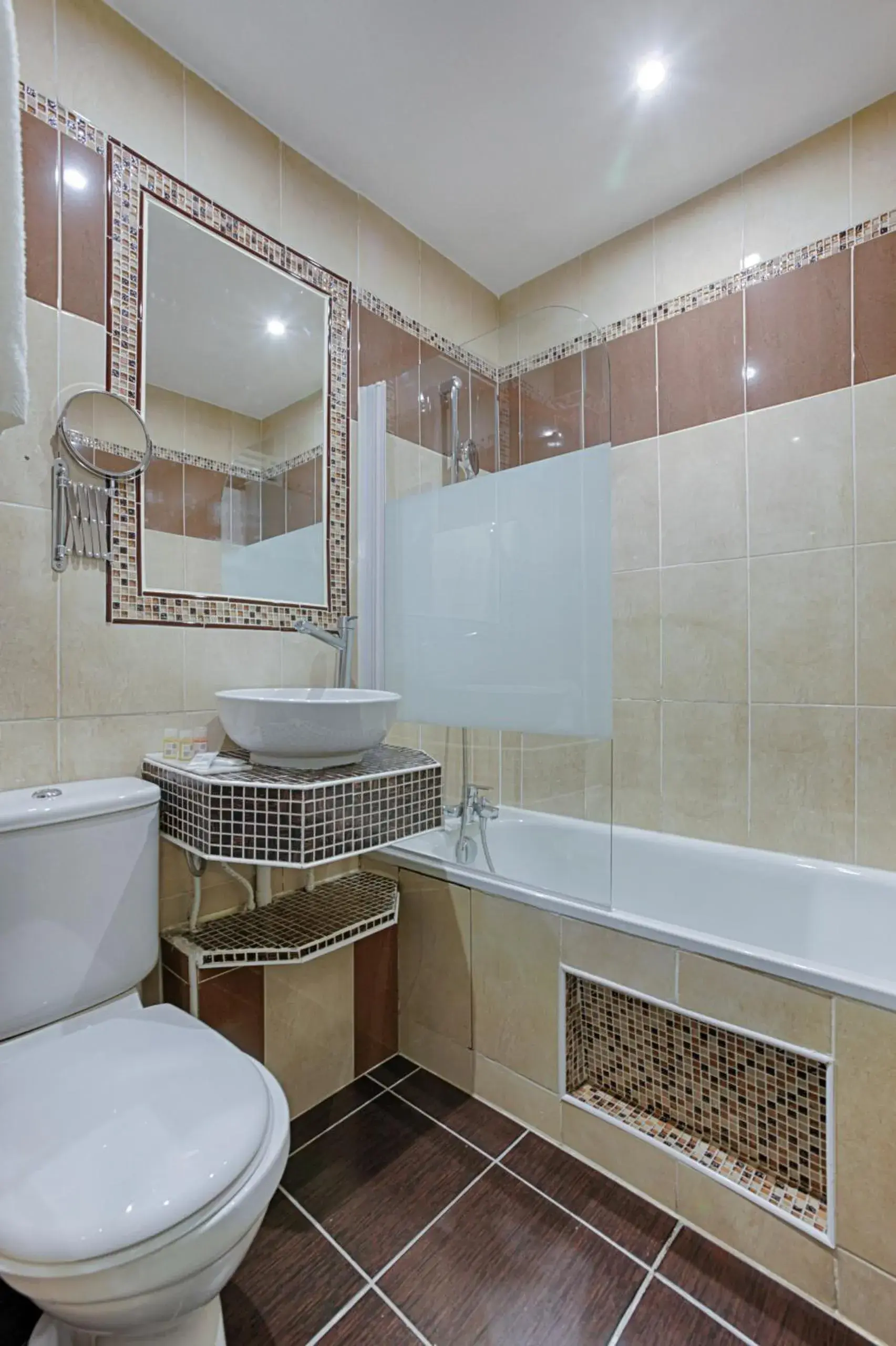 Shower, Bathroom in Hotel Avama Prony