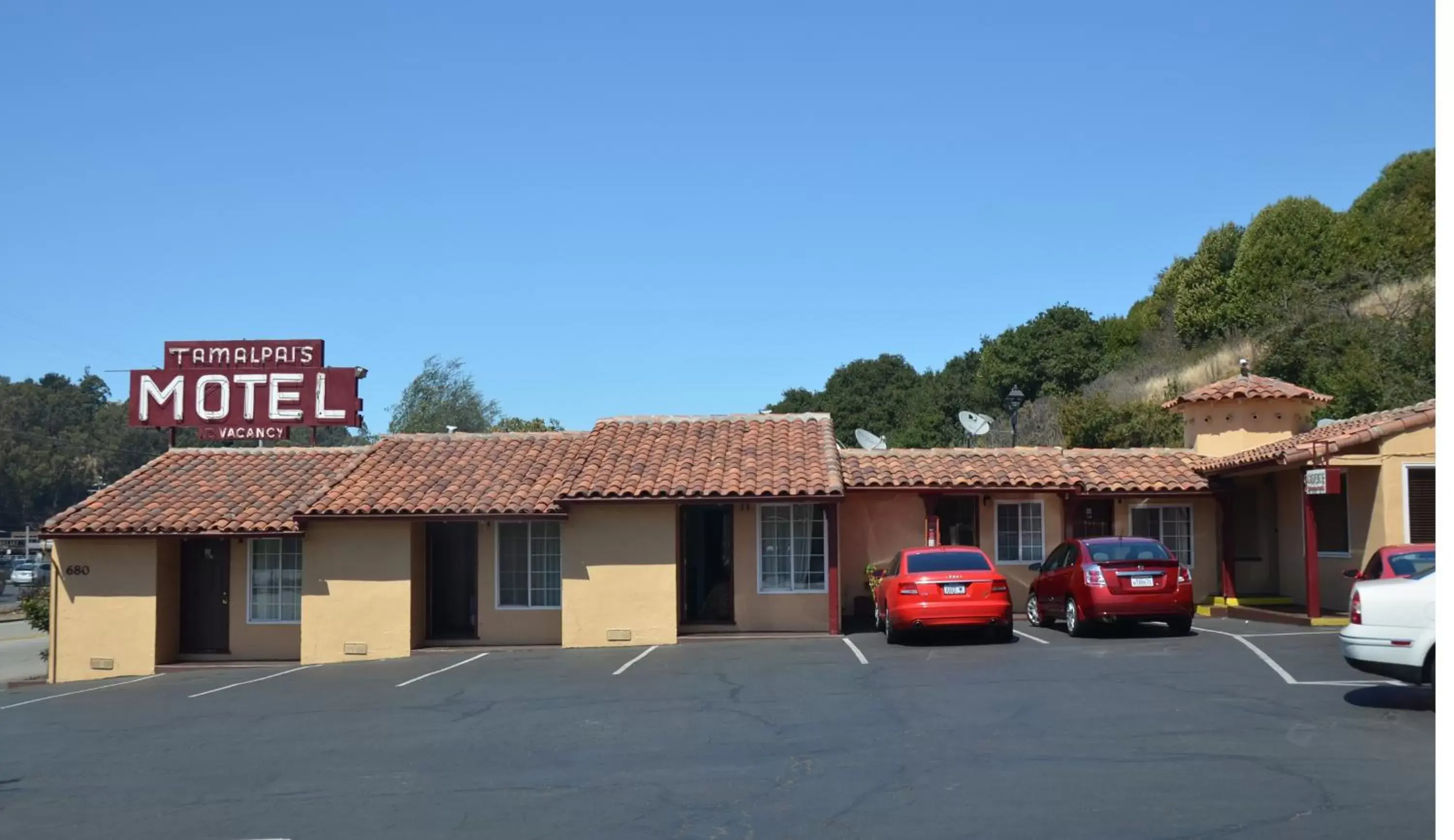 Facade/entrance, Property Building in Tamalpais Motel