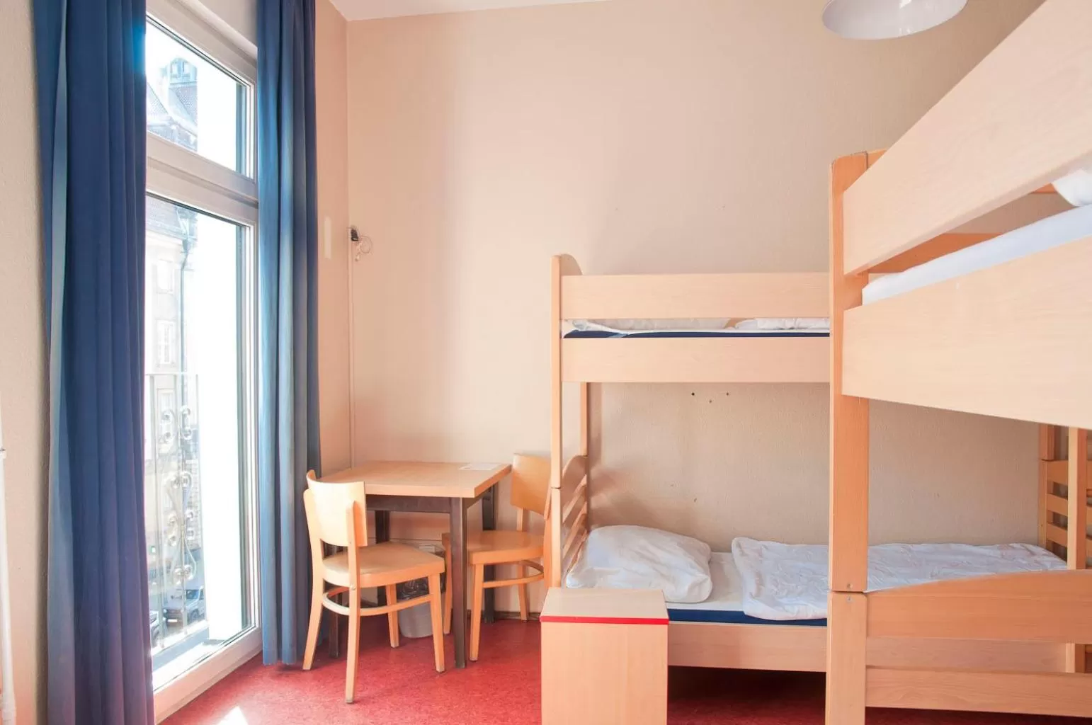 Staff, Bed in Happy Hotel Berlin