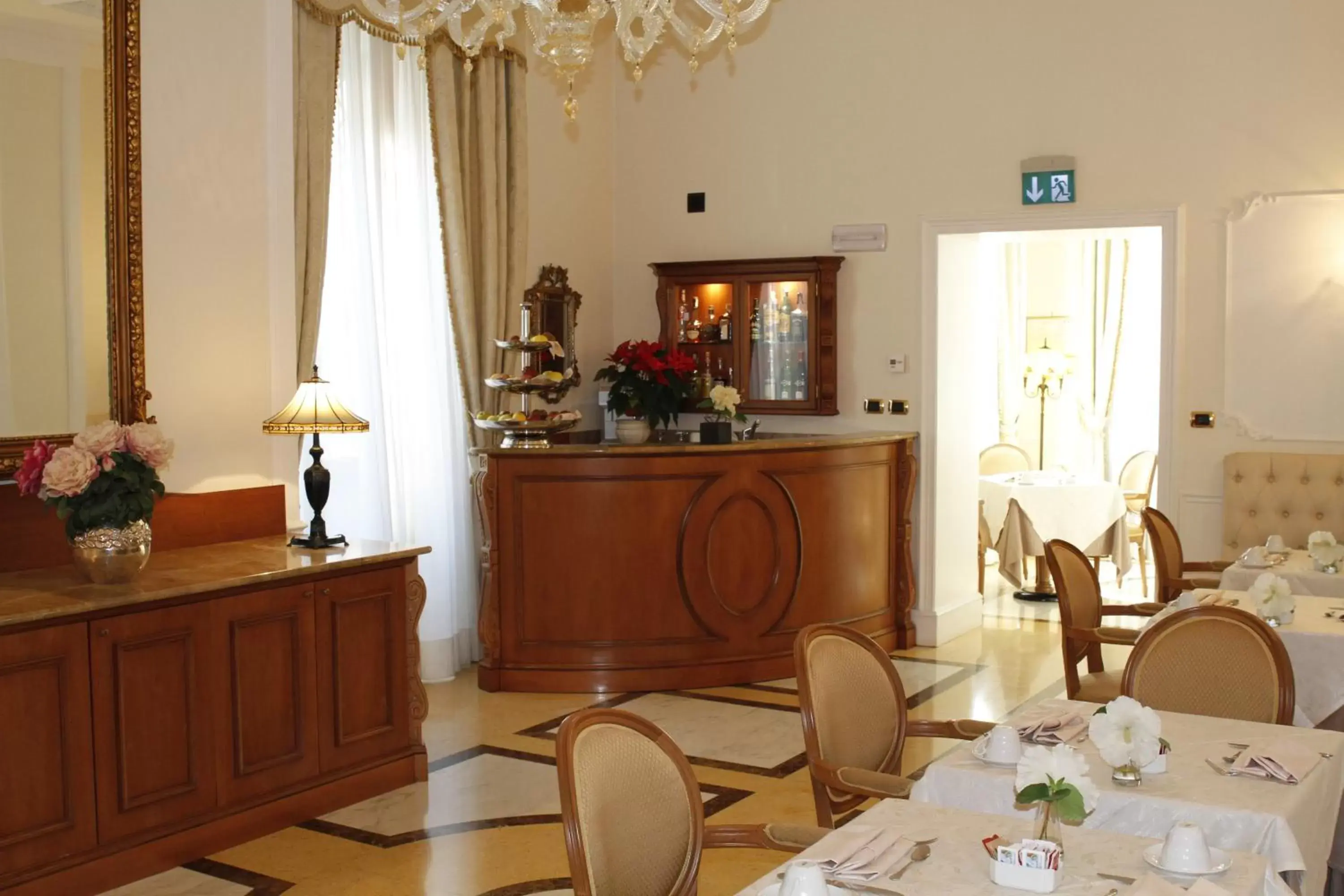 Restaurant/places to eat in Hotel Villa Pinciana