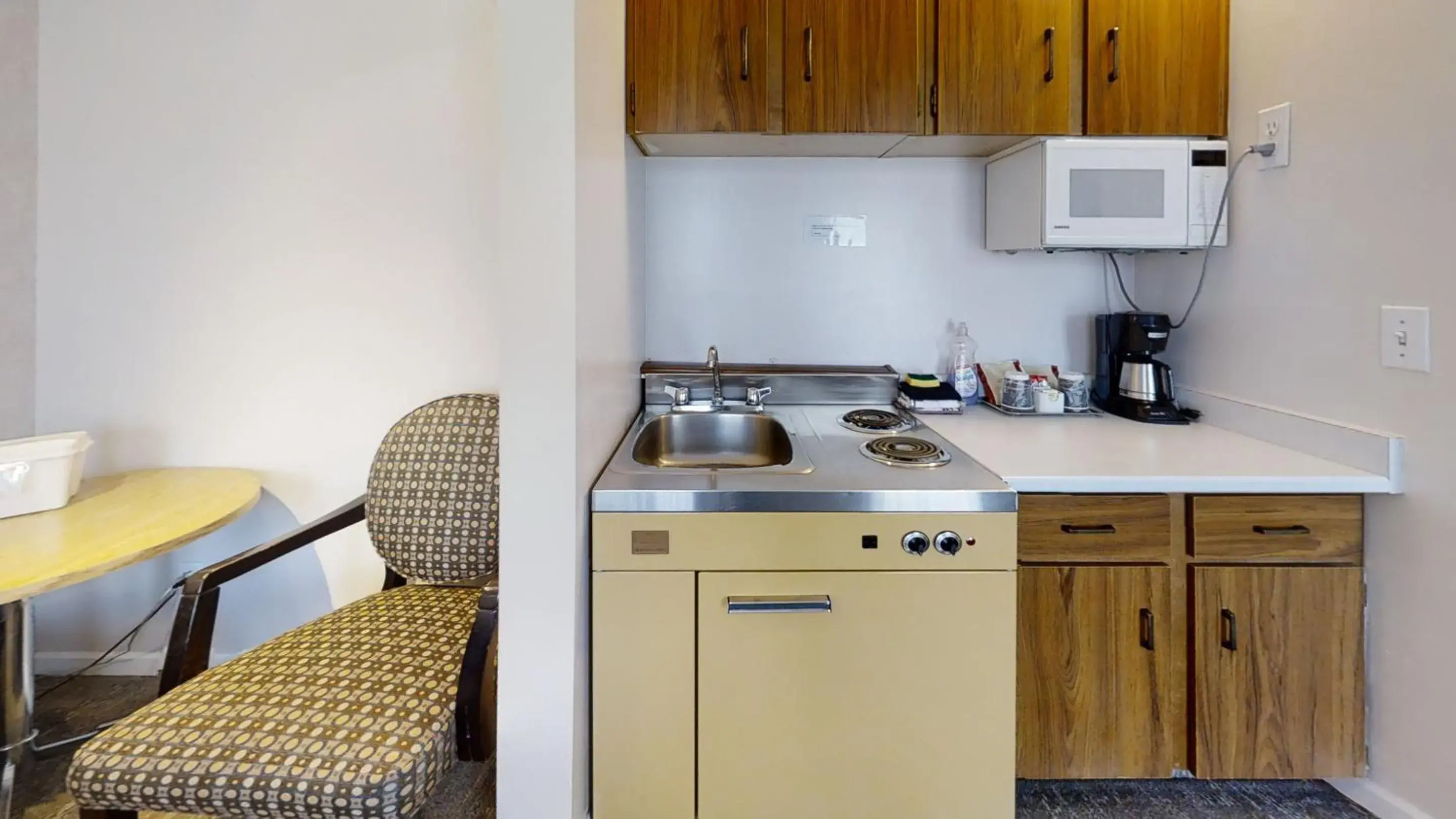 Kitchen or kitchenette, Kitchen/Kitchenette in Dilworth Inn