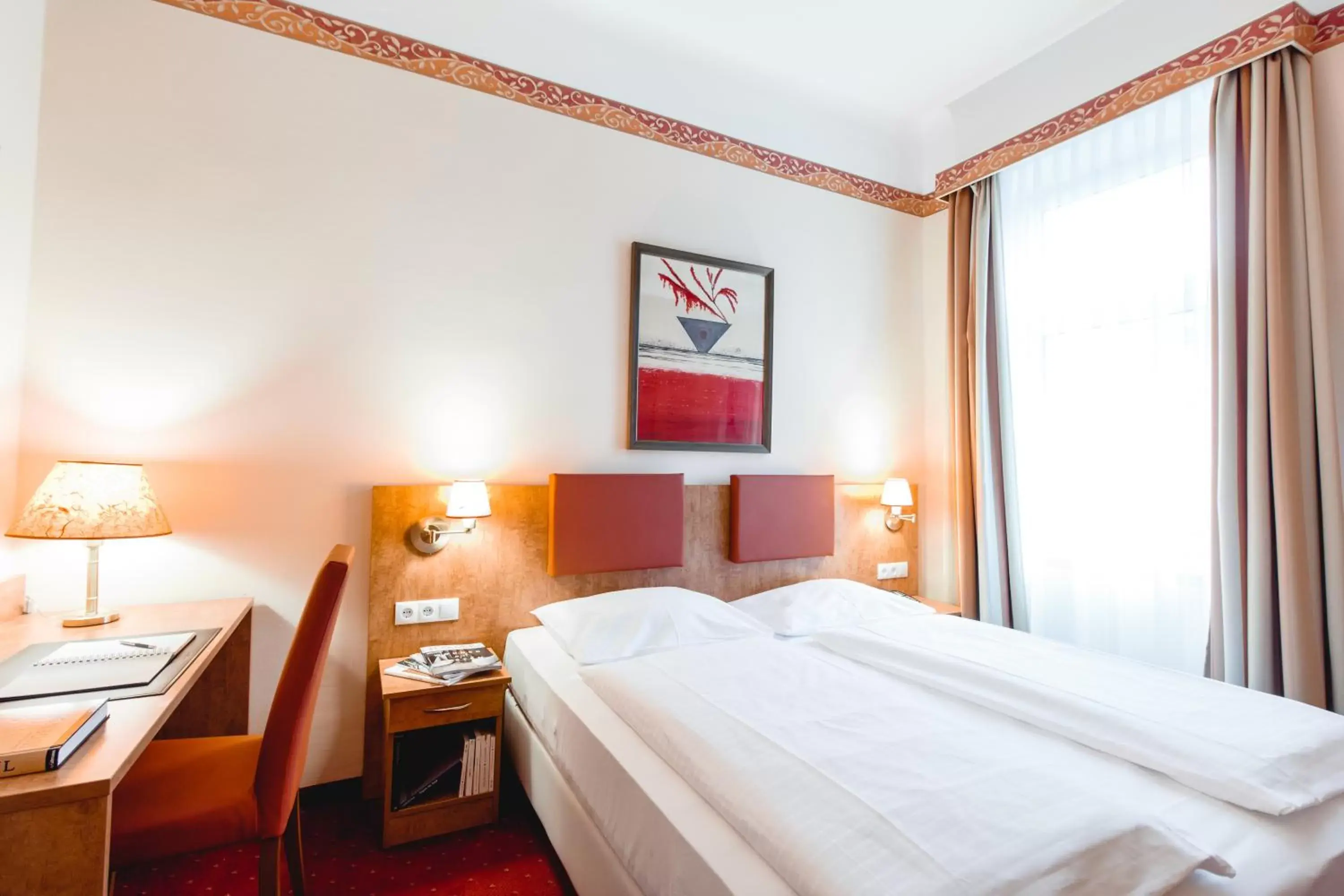 Bed in Hotel Allegro Wien