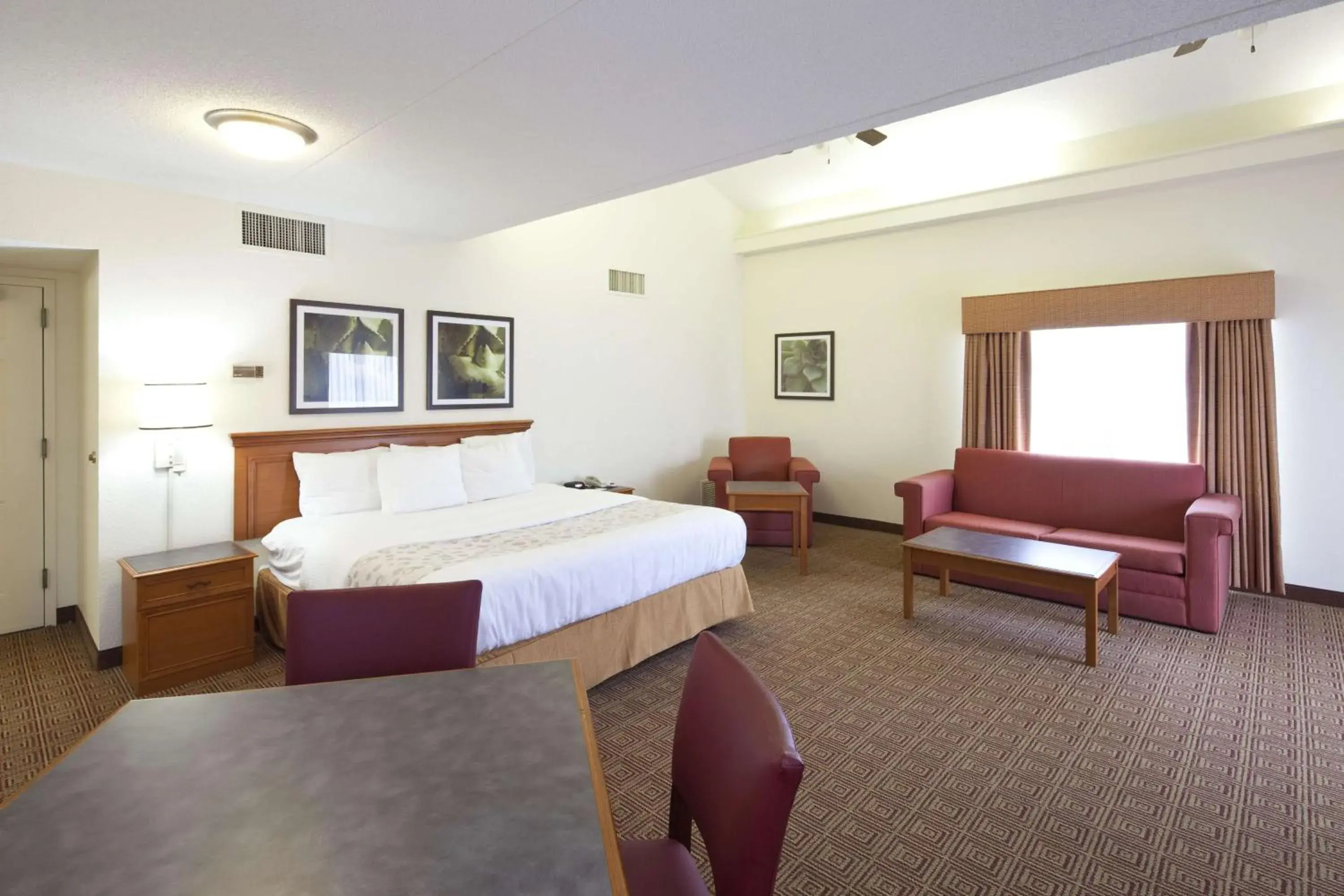 Bedroom, Bed in La Quinta Inn by Wyndham Huntsville Research Park