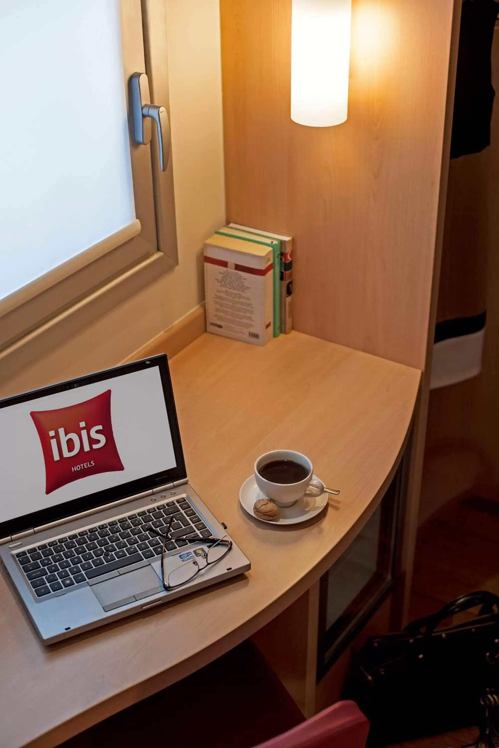 Seating area, TV/Entertainment Center in ibis Ankara Airport Hotel