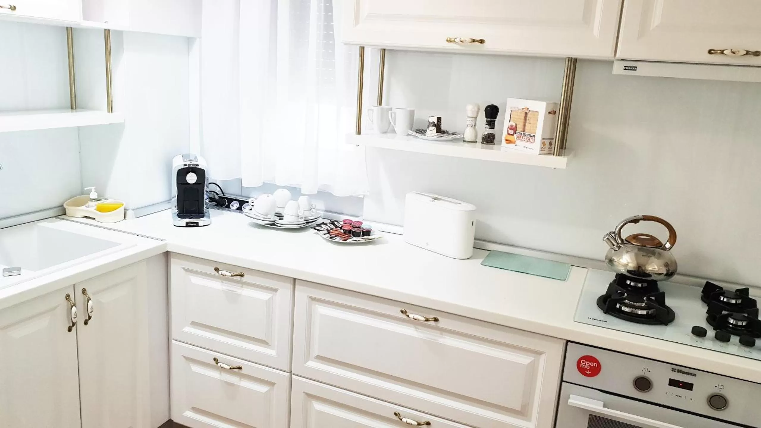 Coffee/tea facilities in My Hotel Apartments