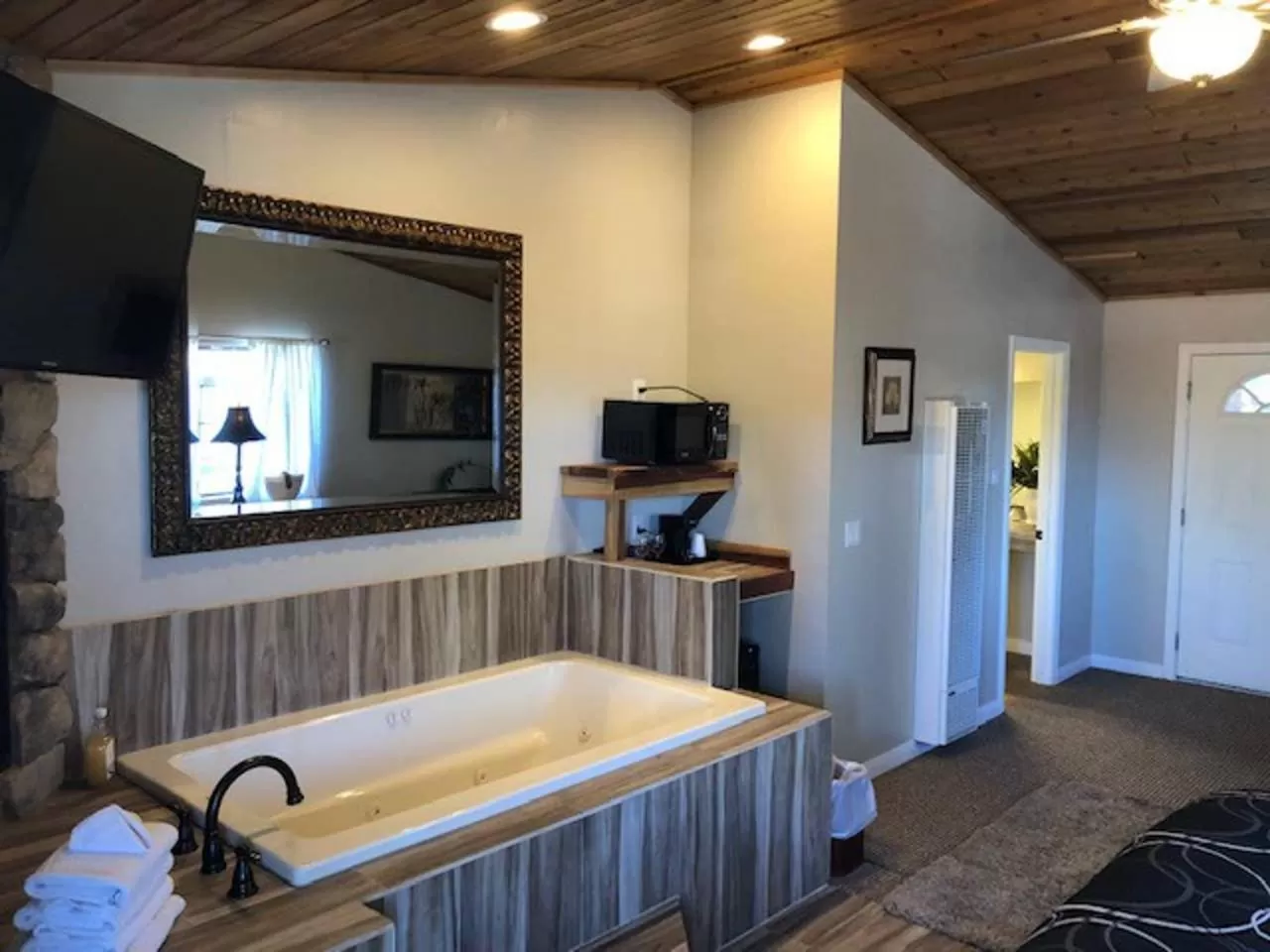 Bath in Black Forest Lodge