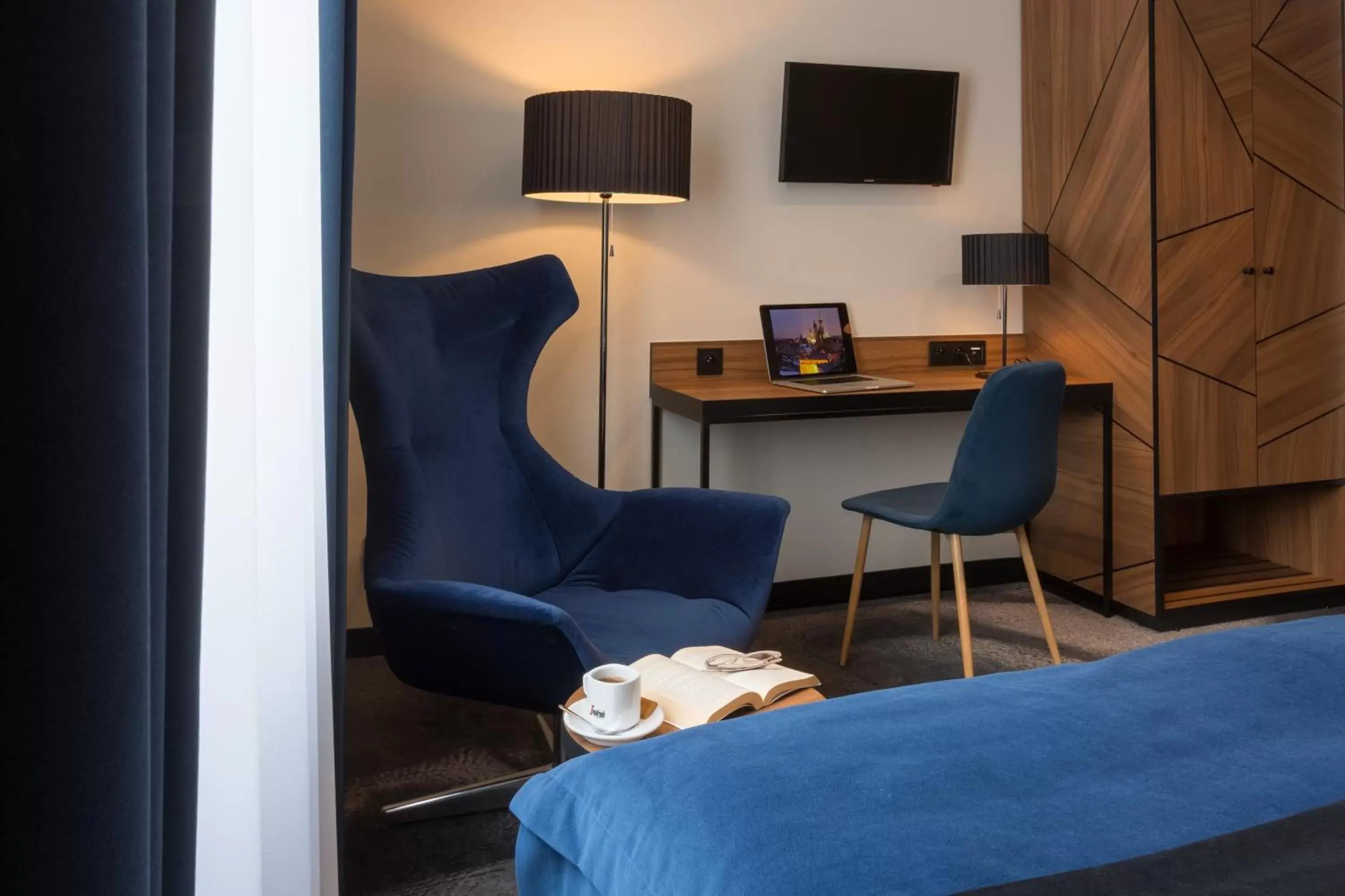 Bathroom, TV/Entertainment Center in Ascot Premium Hotel