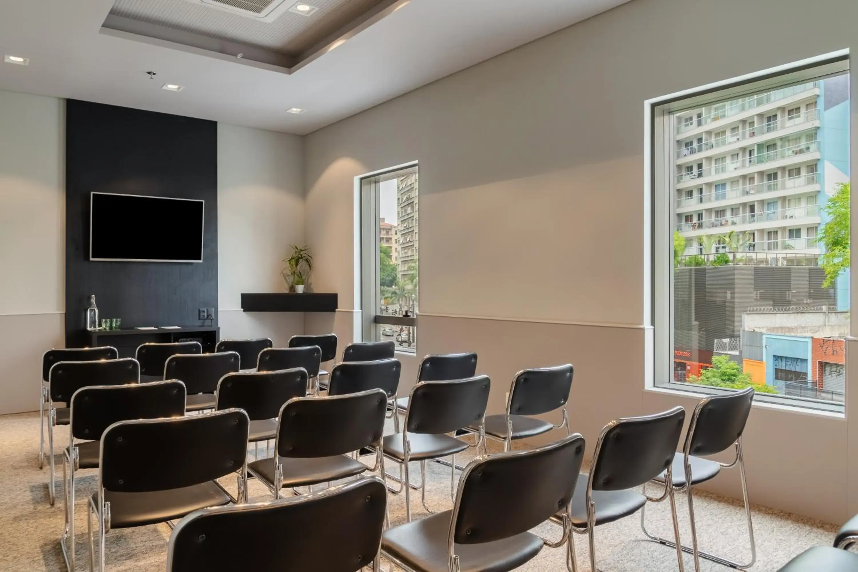 Meeting/conference room in ibis Styles SP Centro