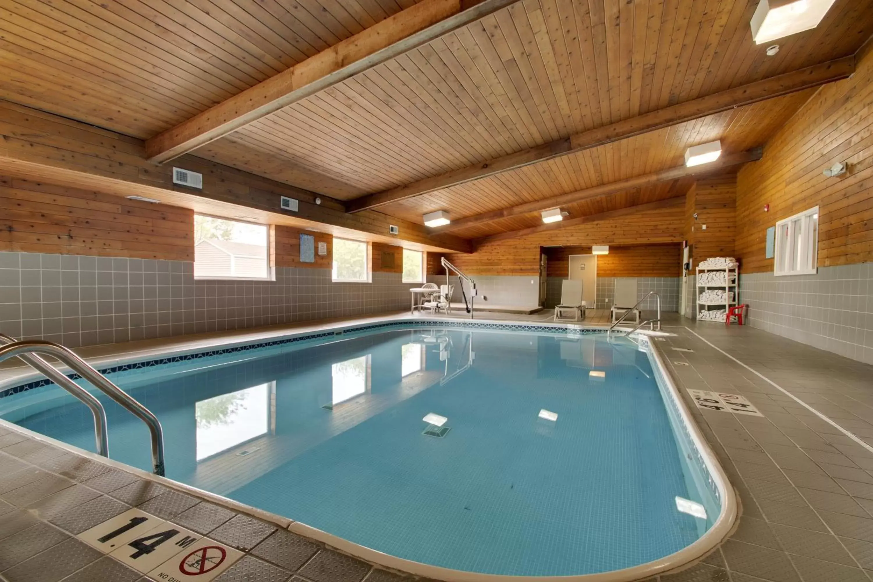 Public Bath, Swimming Pool in EverSpring Inn & Suites