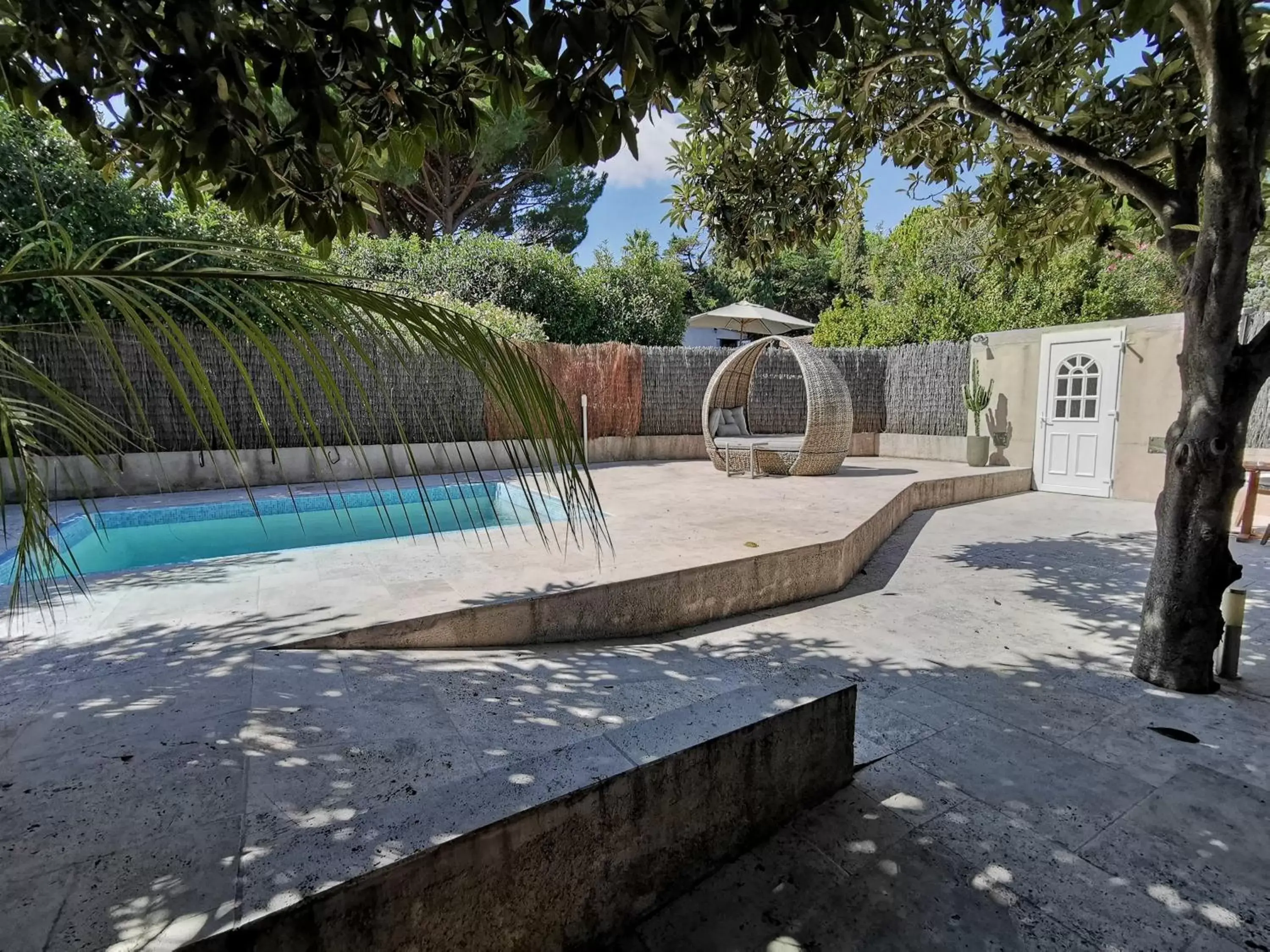 Photo of the whole room, Swimming Pool in La Villa Dune, Hôtel & Spa Nuxe