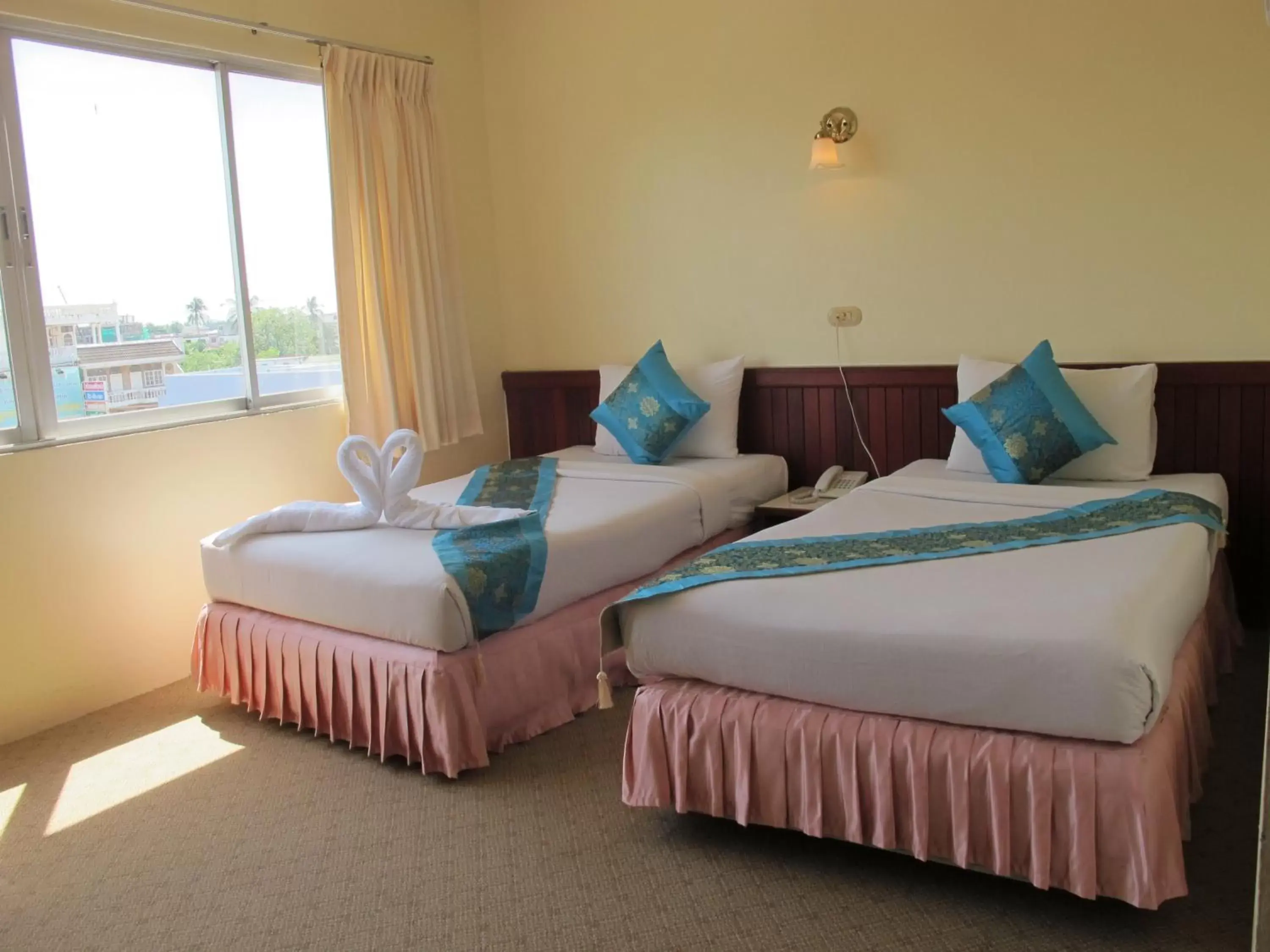 Bedroom, Bed in Chumphon Palace Hotel