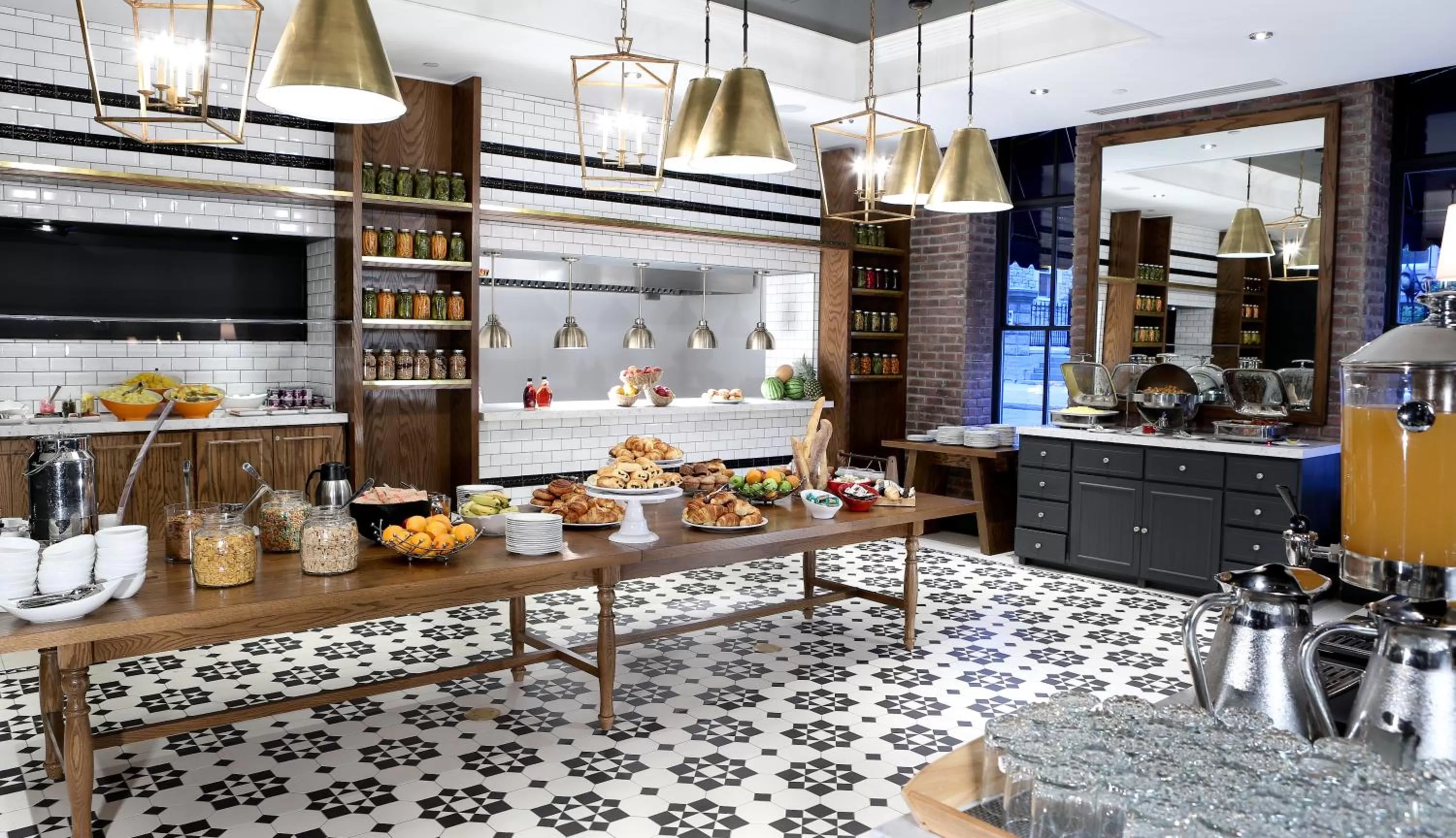 Restaurant/places to eat in DoubleTree by Hilton Ottawa Downtown