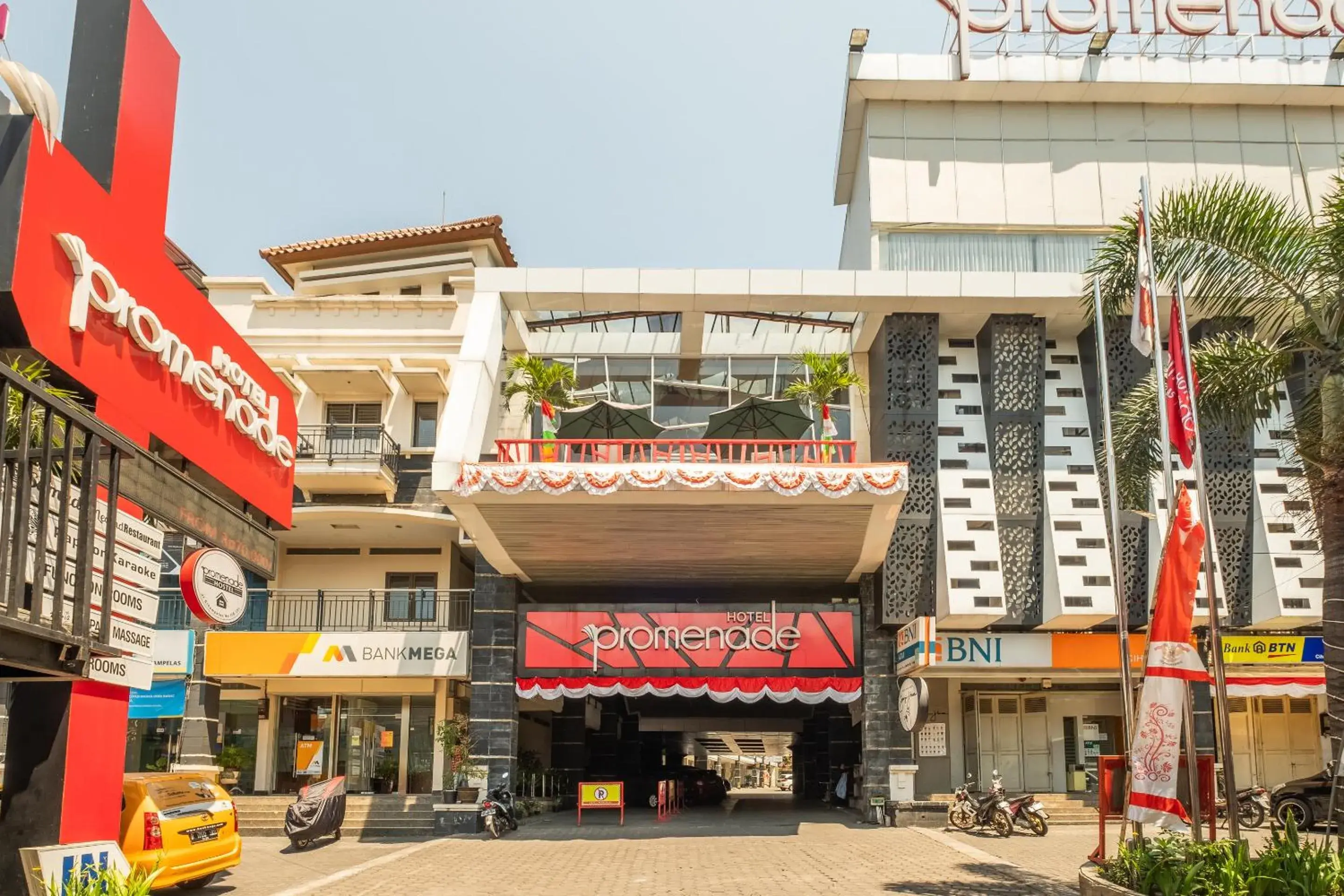 Facade/entrance, Property Building in Promenade Cihampelas