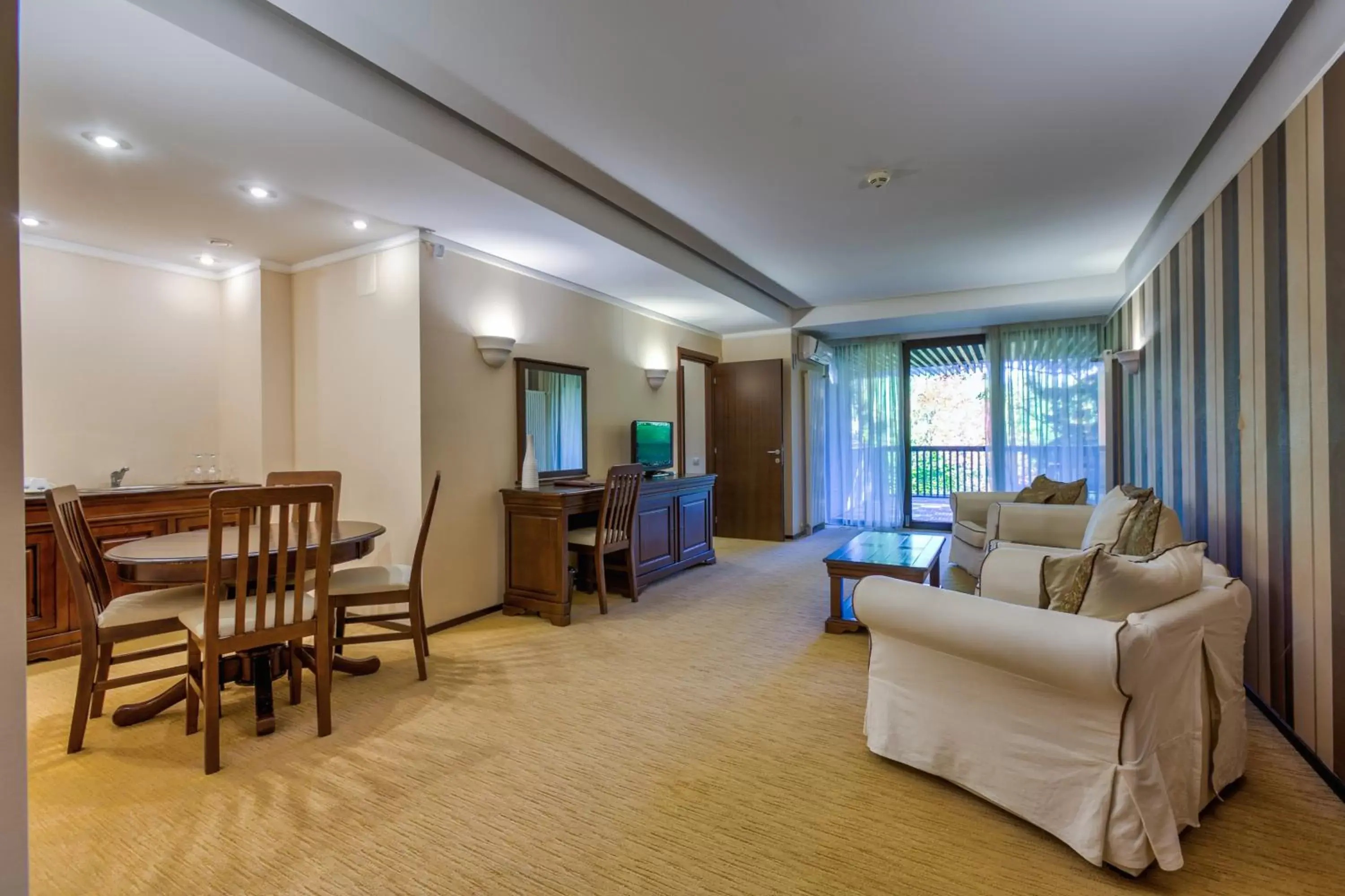 Living room, Seating Area in Alpin Resort Hotel