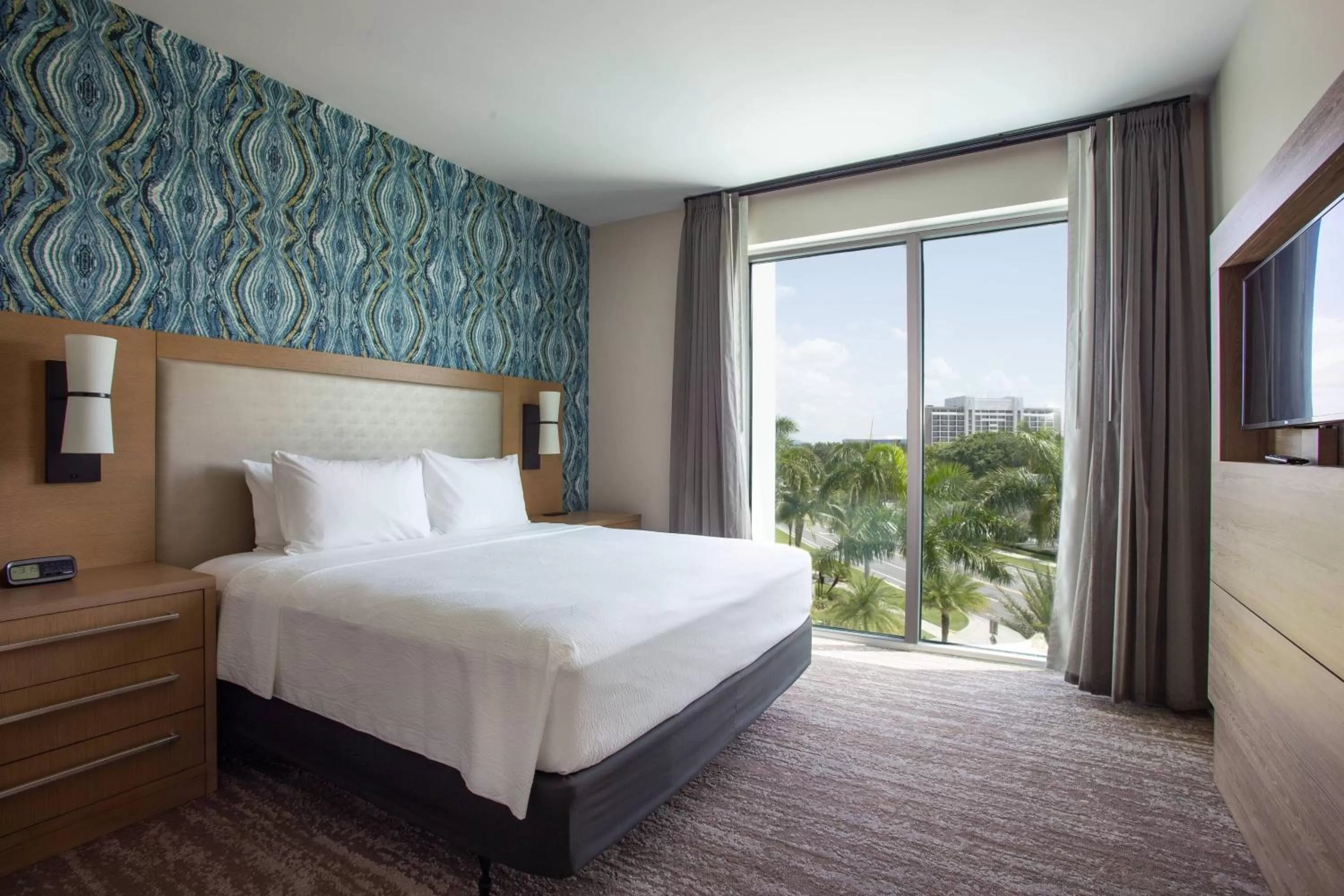 Bedroom, Bed in Residence Inn Palm Beach Gardens