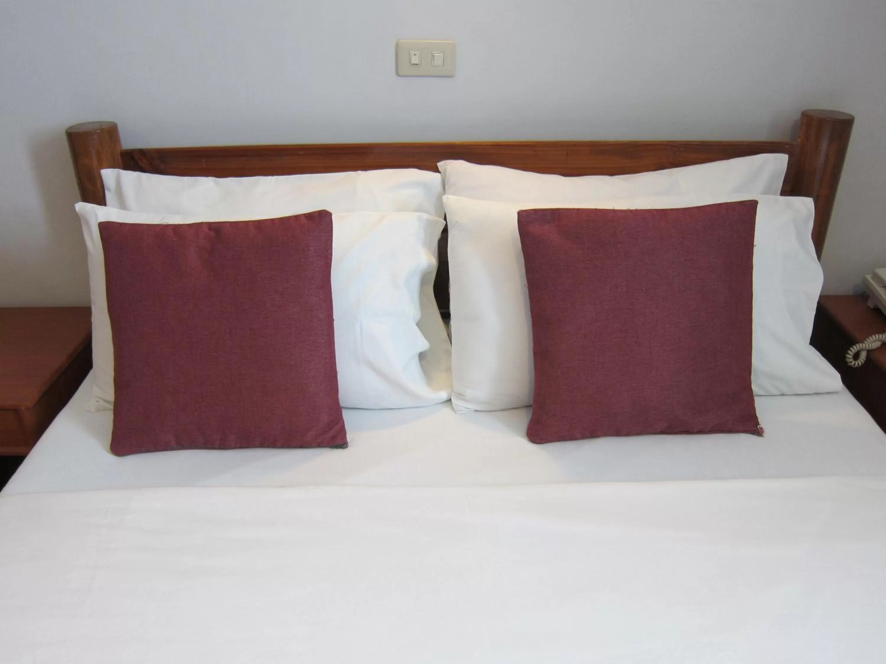 Bed in Nichols Airport Hotel