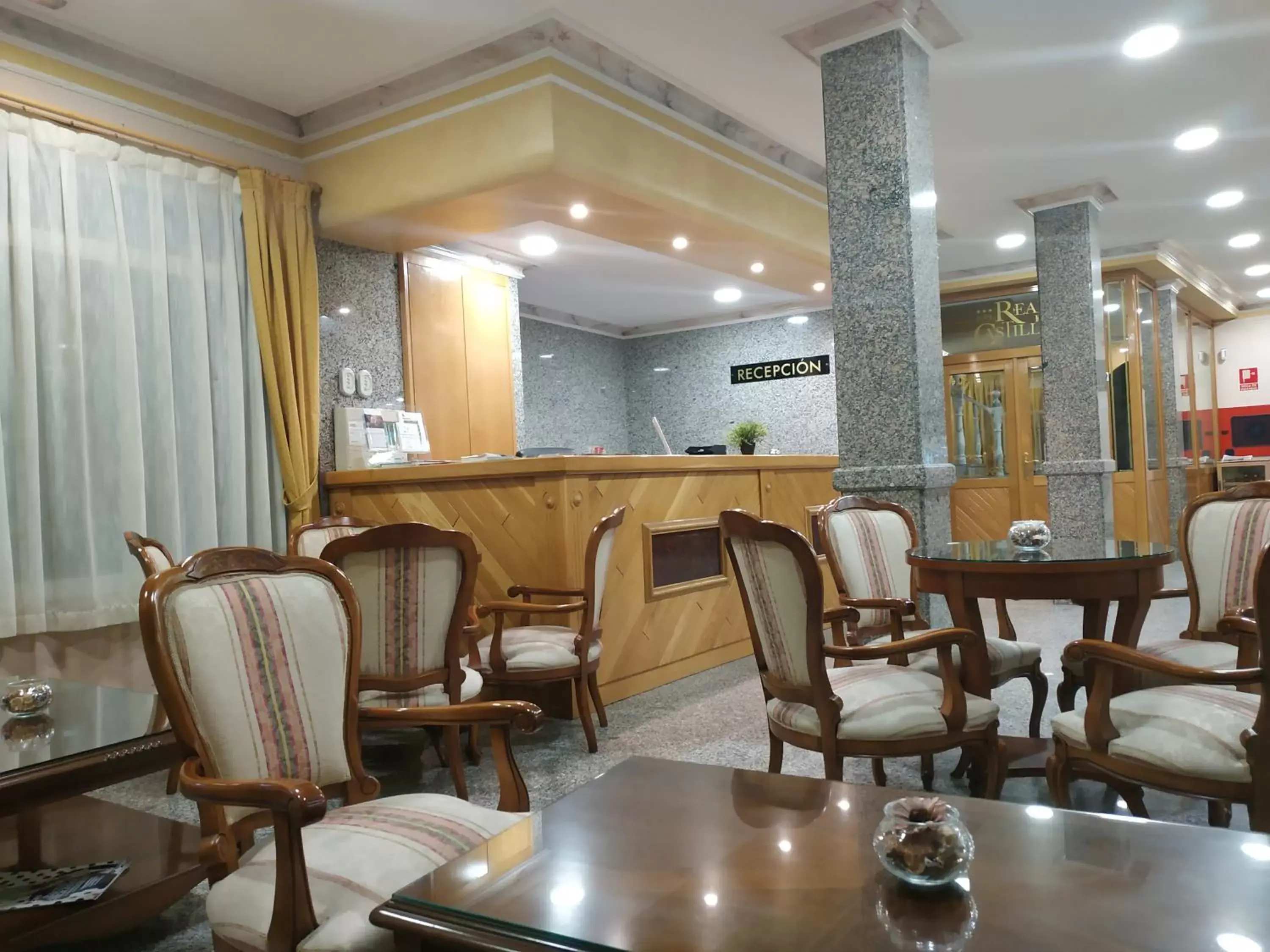 Lobby or reception, Restaurant/Places to Eat in Hotel Real de Castilla