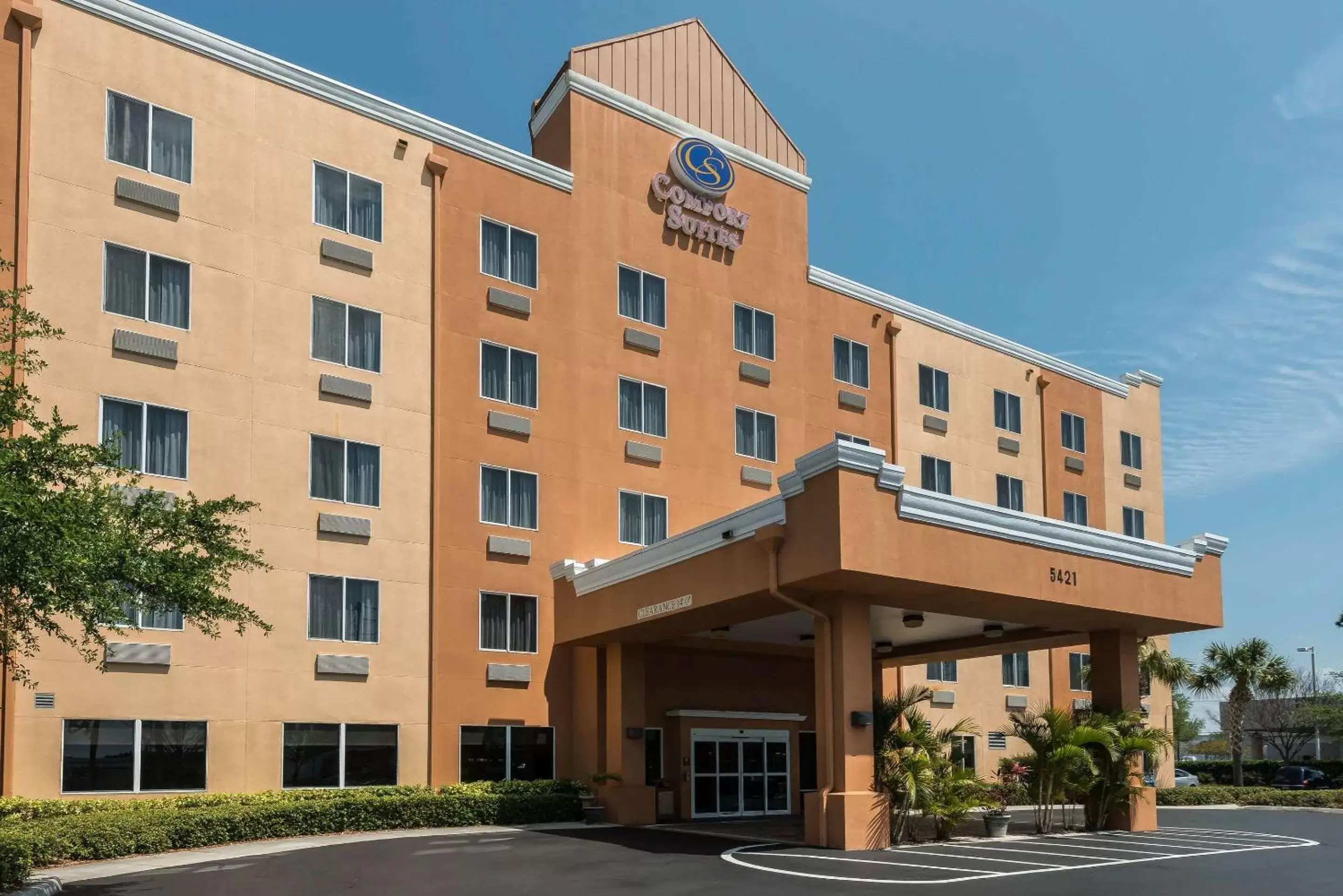 Property building in Comfort Suites Tampa Airport North