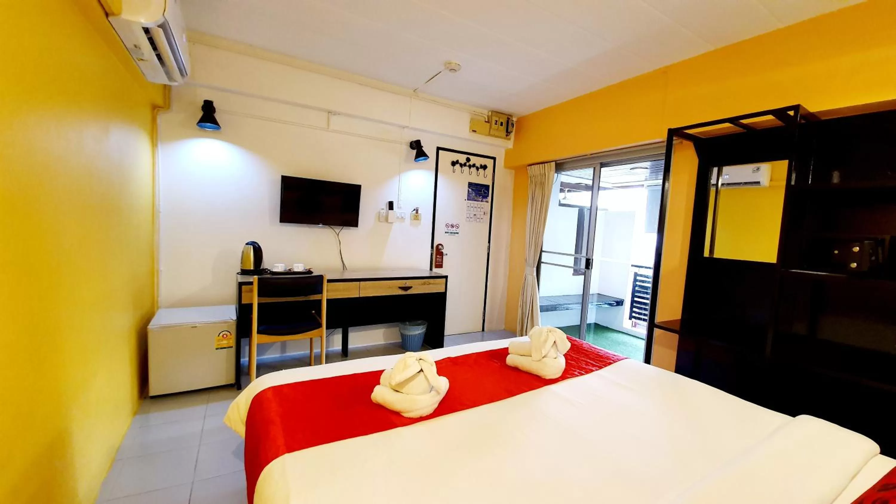 Bedroom, Bed in Khaosan Art Hotel