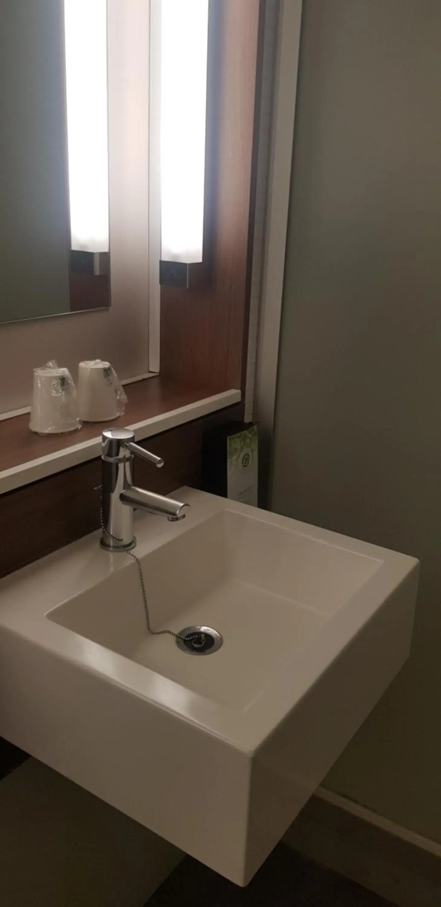 Bathroom in Campanile Hotel Chantilly Bathroom in Campanile Hotel Chantilly