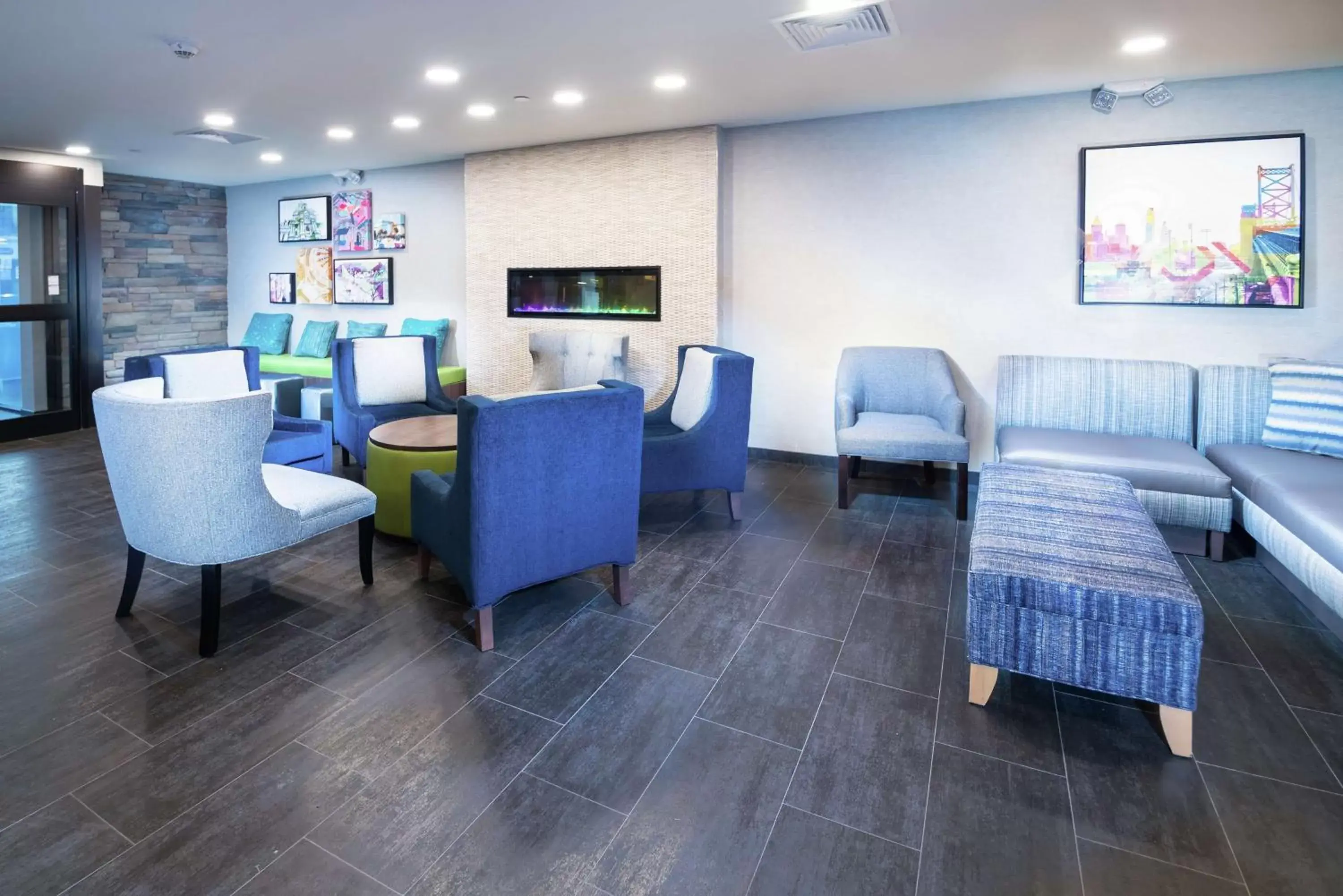 Lobby or reception, Lounge/Bar in Home2 Suites By Hilton King Of Prussia Valley Forge