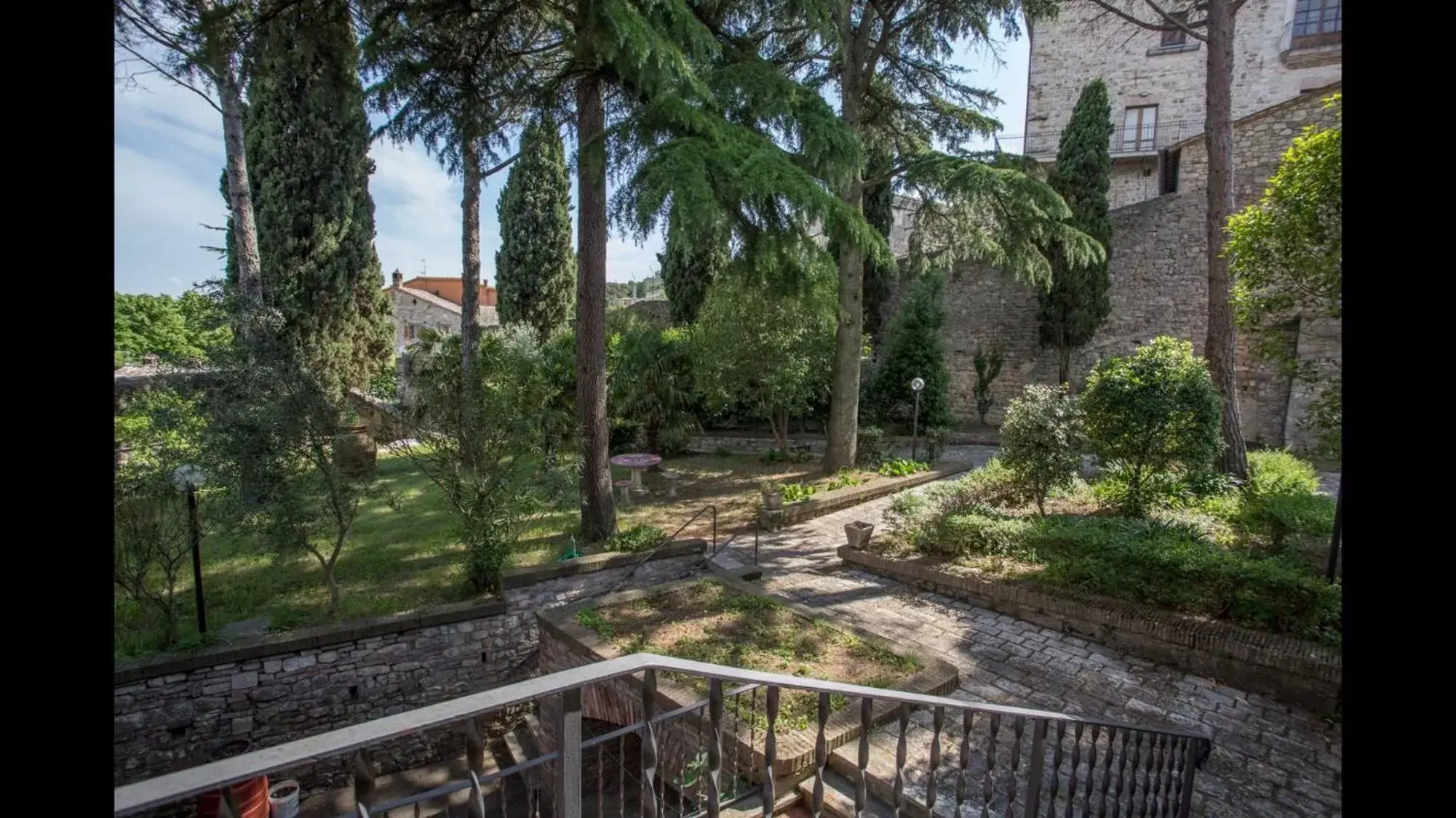 Garden view in Monastero SS. Annunziata