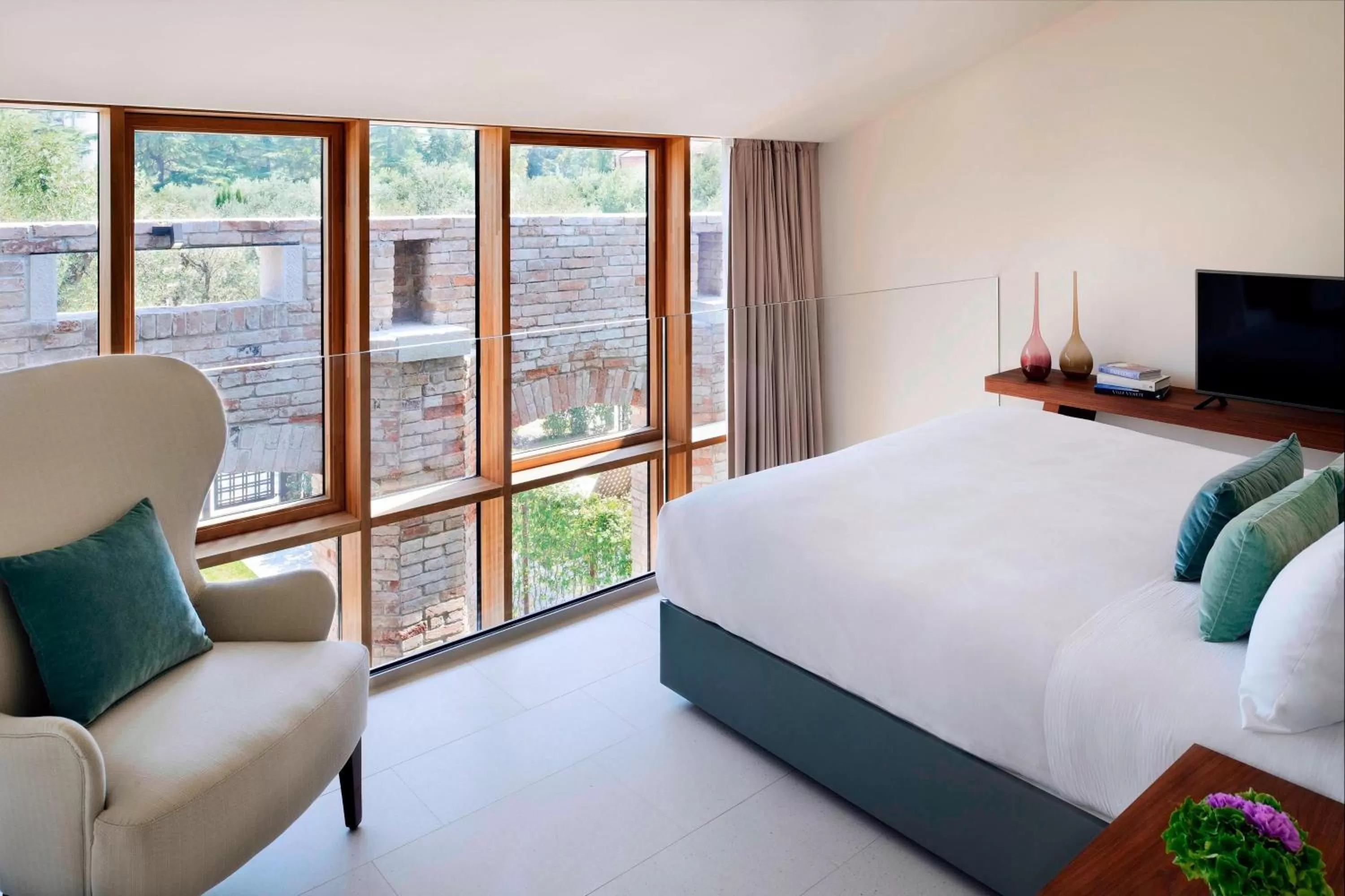 Photo of the whole room, Bed in JW Marriott Venice Resort & Spa