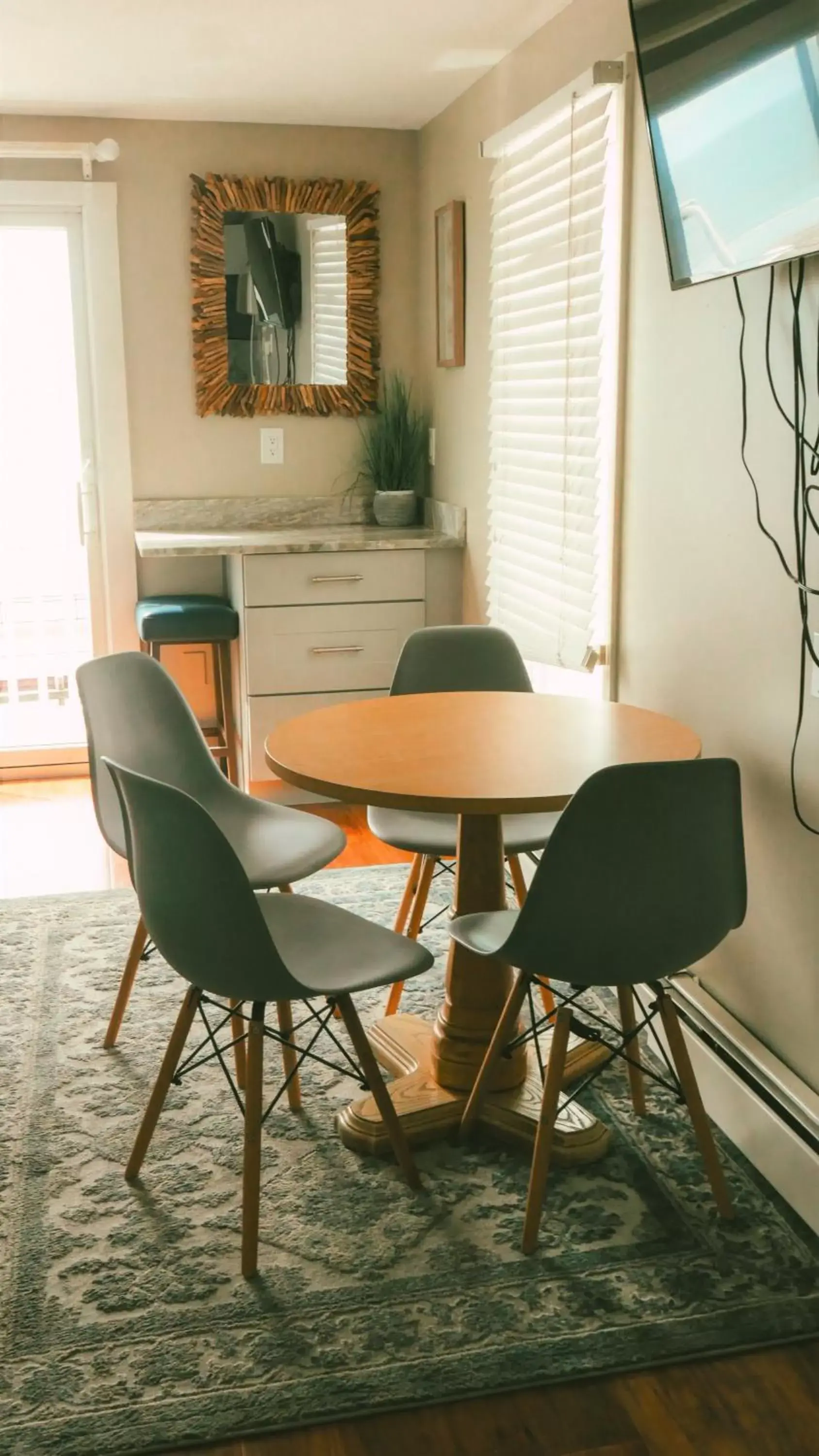 Dining Area in The Atlantic Motel