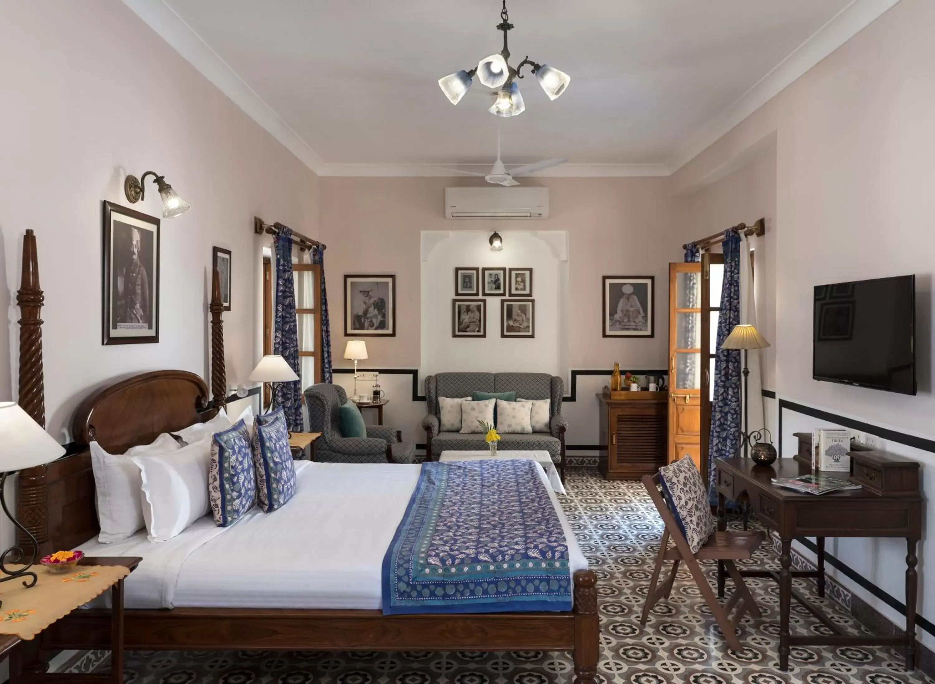 Photo of the whole room, Bed in Ratan Vilas, Jodhpur Photo of the whole room, Bed in Ratan Vilas, Jodhpur