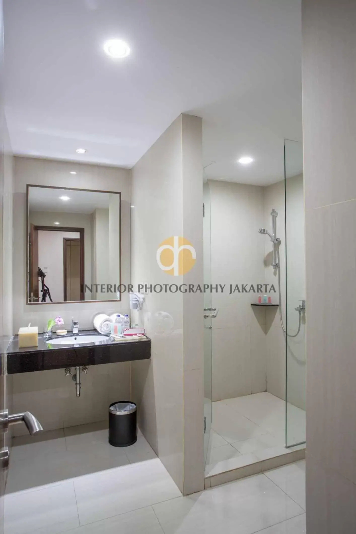 Bathroom in Orchardz Hotel Bandara