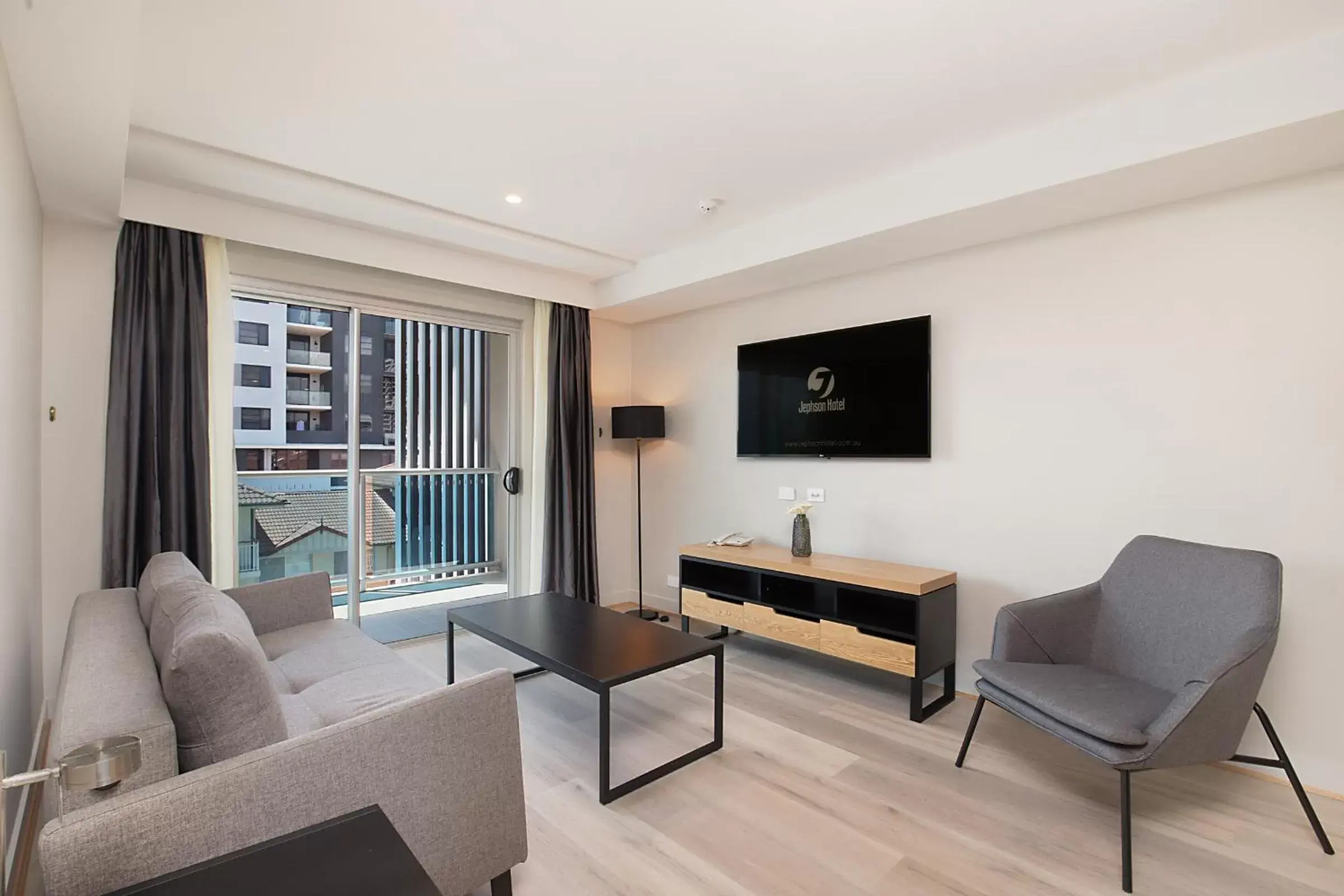 TV and multimedia, Seating Area in Jephson Hotel & Apartments