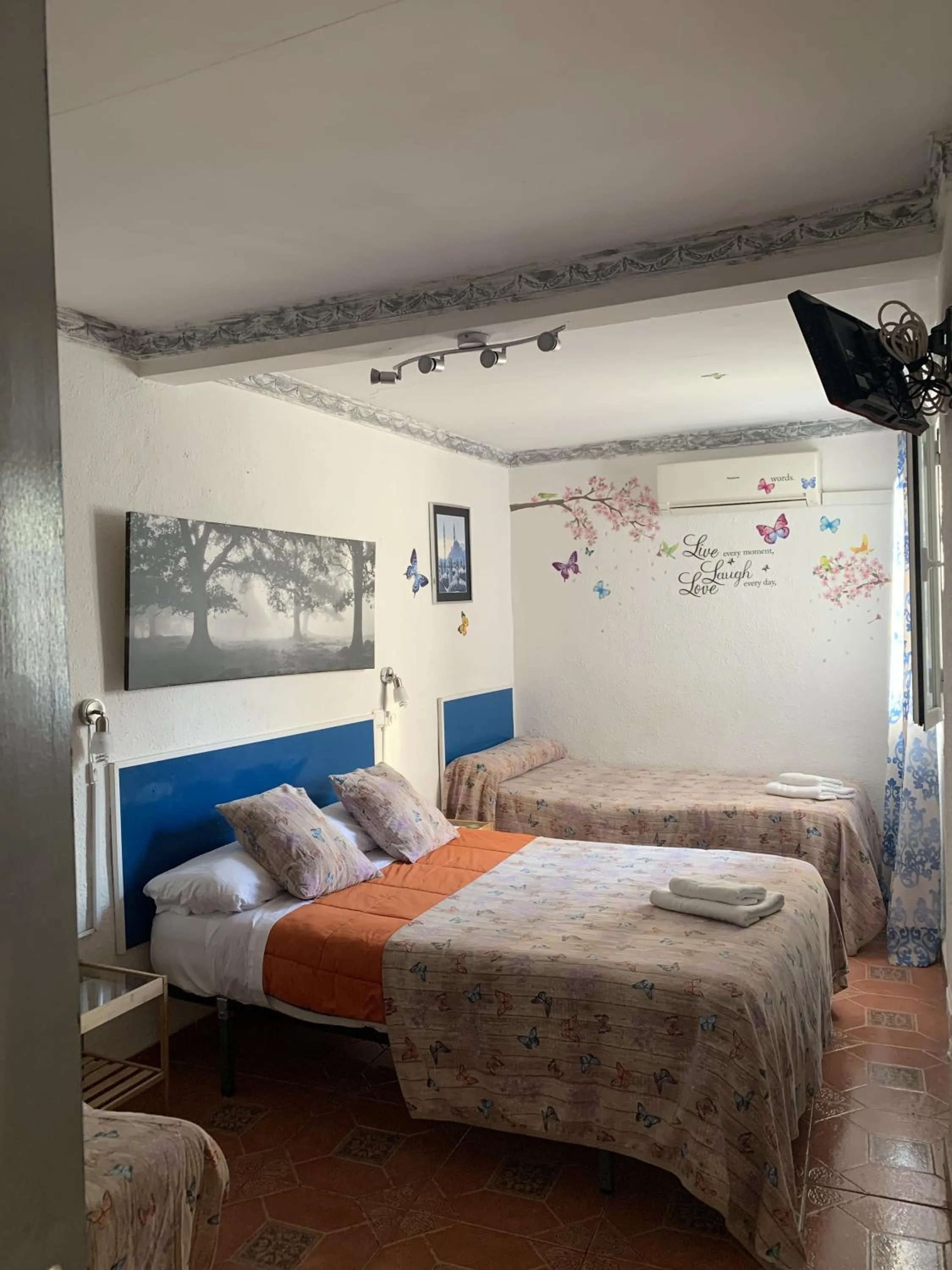 Bedroom, Bed in Giraldilla