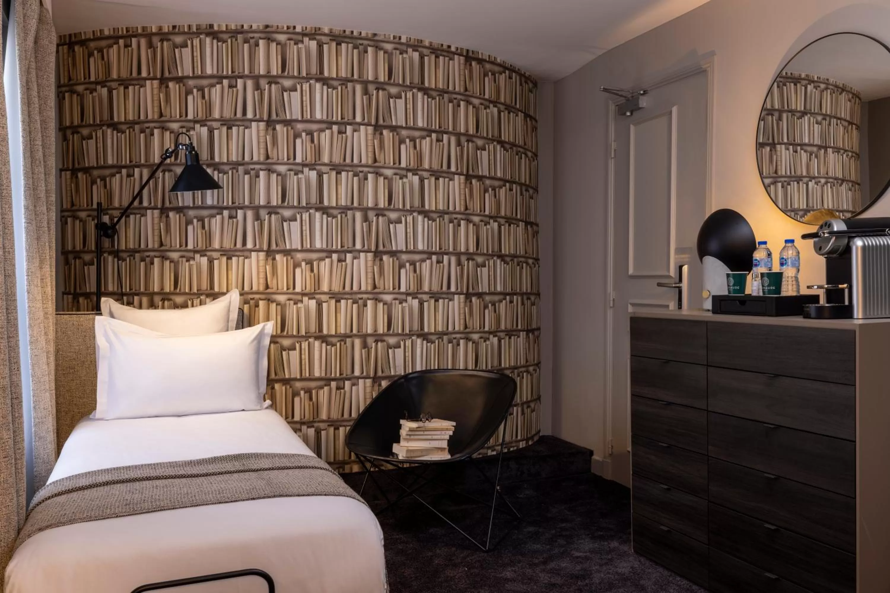 Bed in Hôtel Hélios Opéra