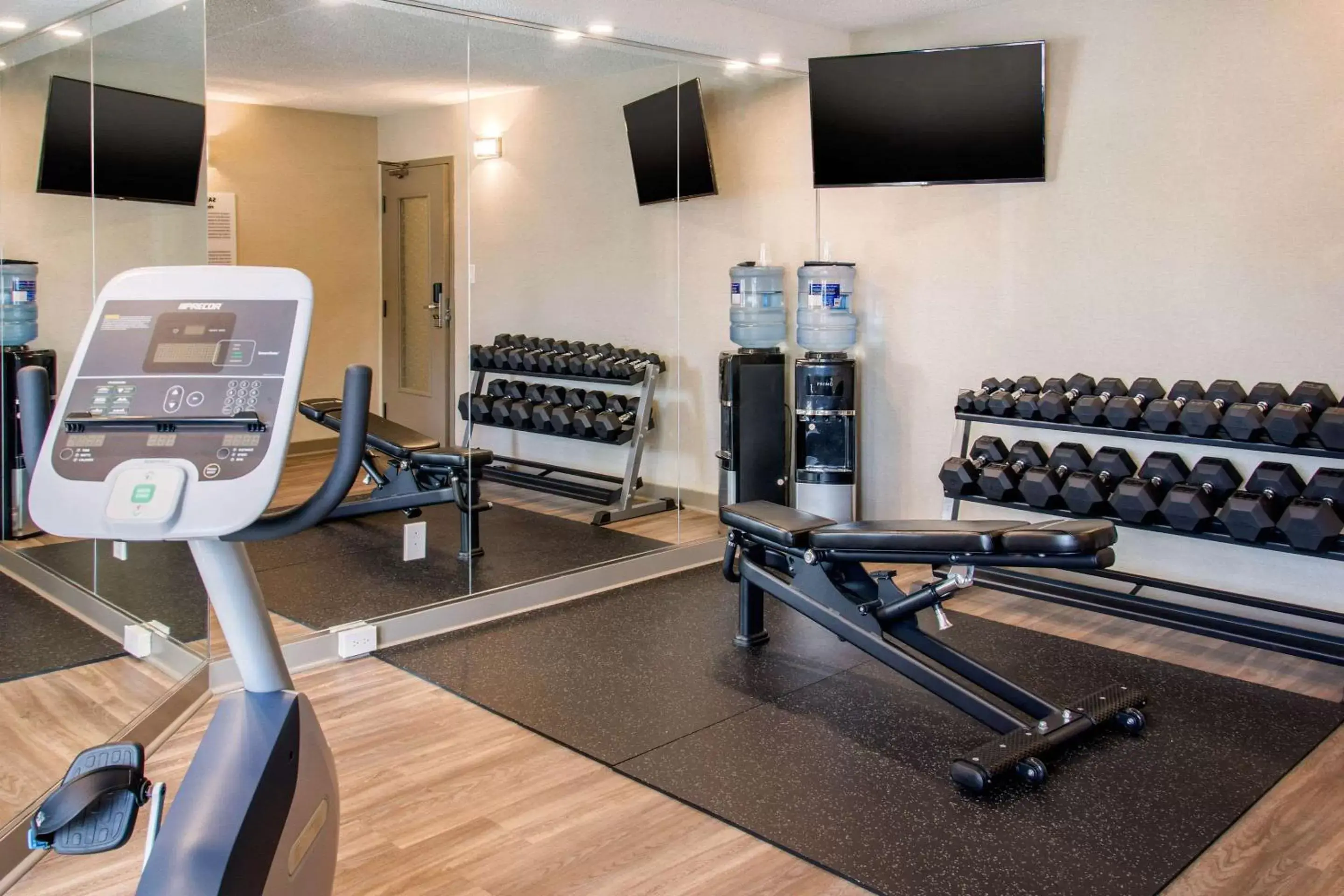 Fitness centre/facilities, Fitness Center/Facilities in Comfort Inn Airport Dorval