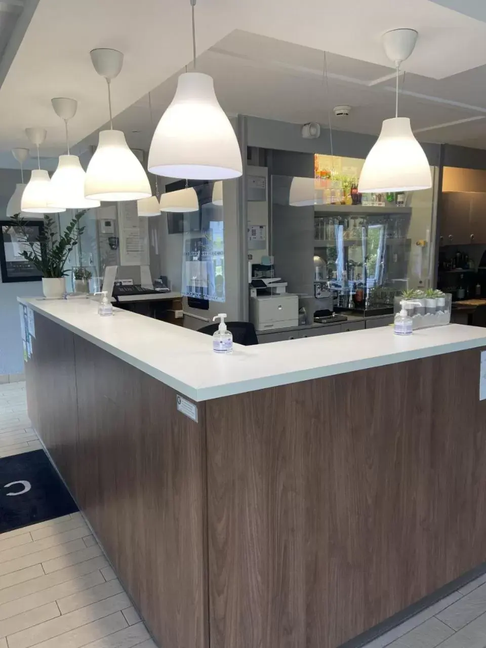 Lobby or reception in Campanile Creil - Villers-Saint-Paul Lobby or reception in Campanile Creil - Villers-Saint-Paul