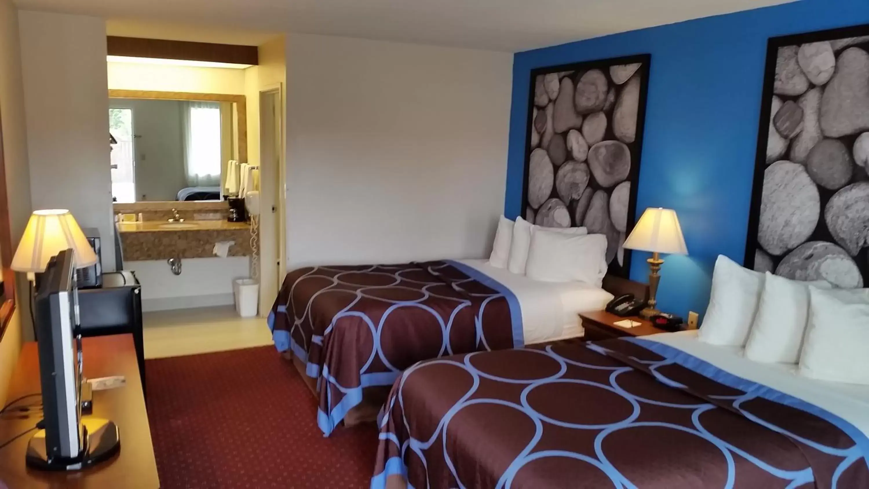 TV and multimedia, Bed in Super 8 by Wyndham McGehee TV and multimedia, Bed in Super 8 by Wyndham McGehee