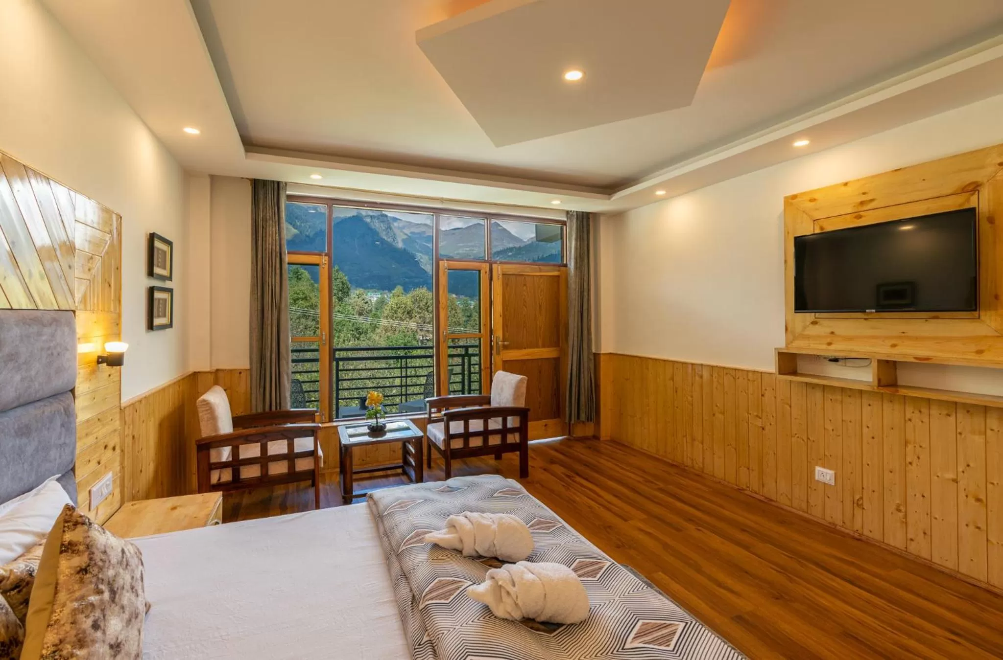 Bed, Seating Area in The 14 Gables, A Boutique Stay