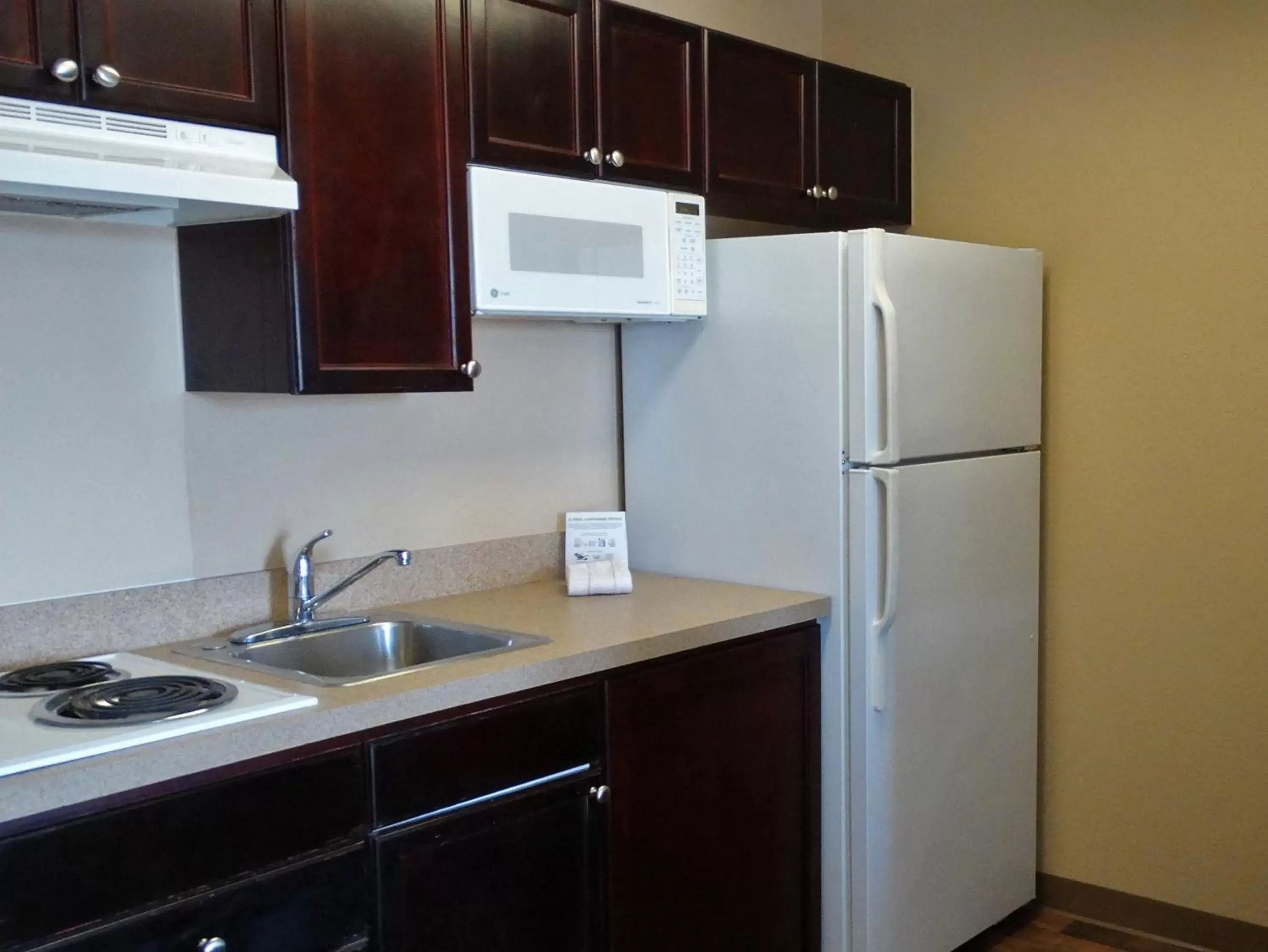 Kitchen or kitchenette, Kitchen/Kitchenette in Extended Stay America - Atlanta - Marietta - Interstate N. Pkwy