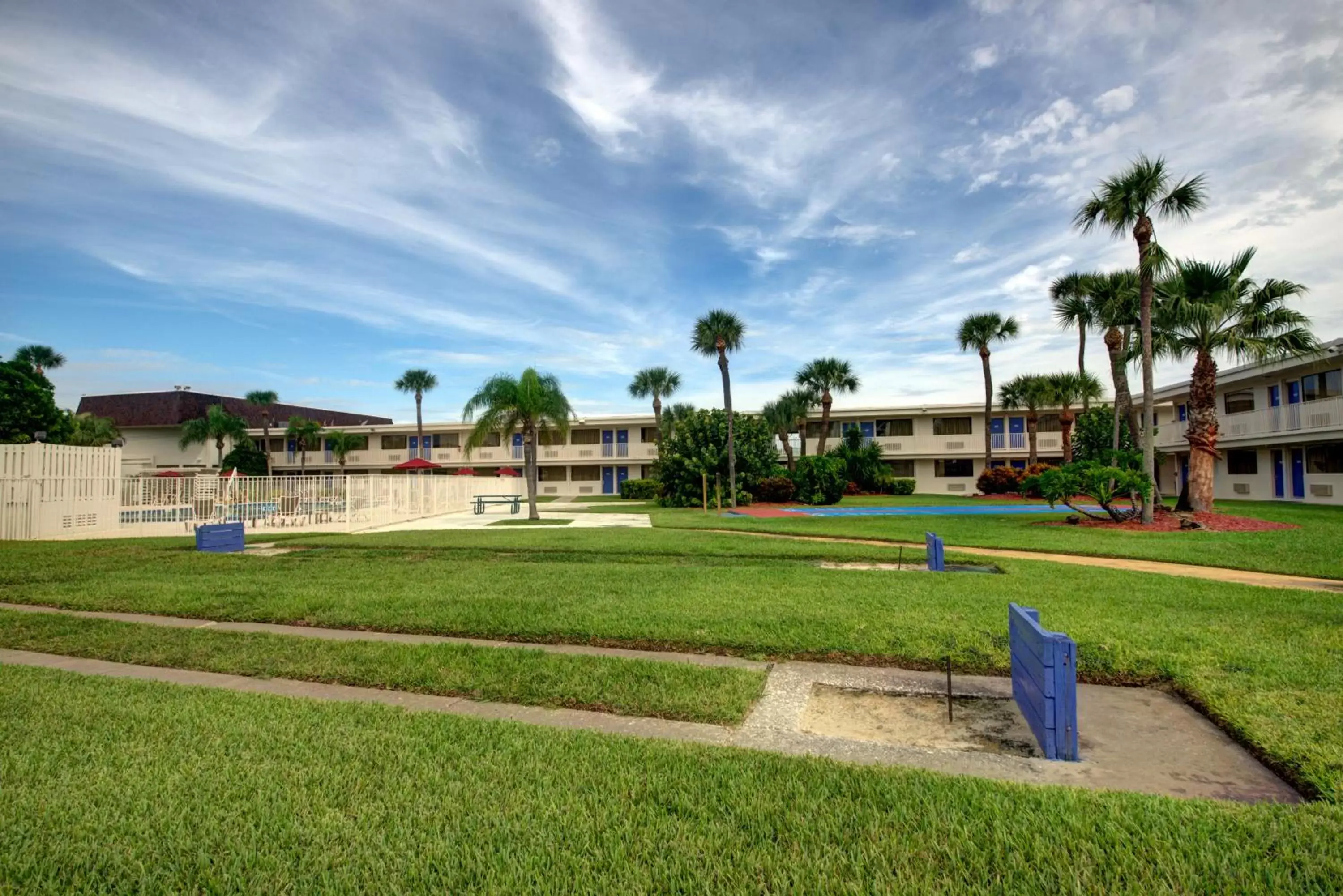 Area and facilities, Garden in Motel 6-Cocoa Beach, FL