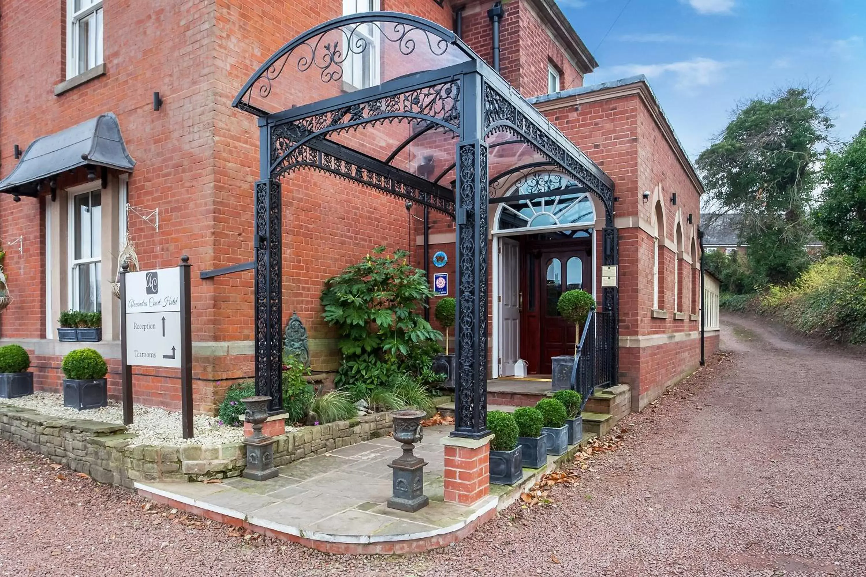 Property Building in Alexandra Court Hotel