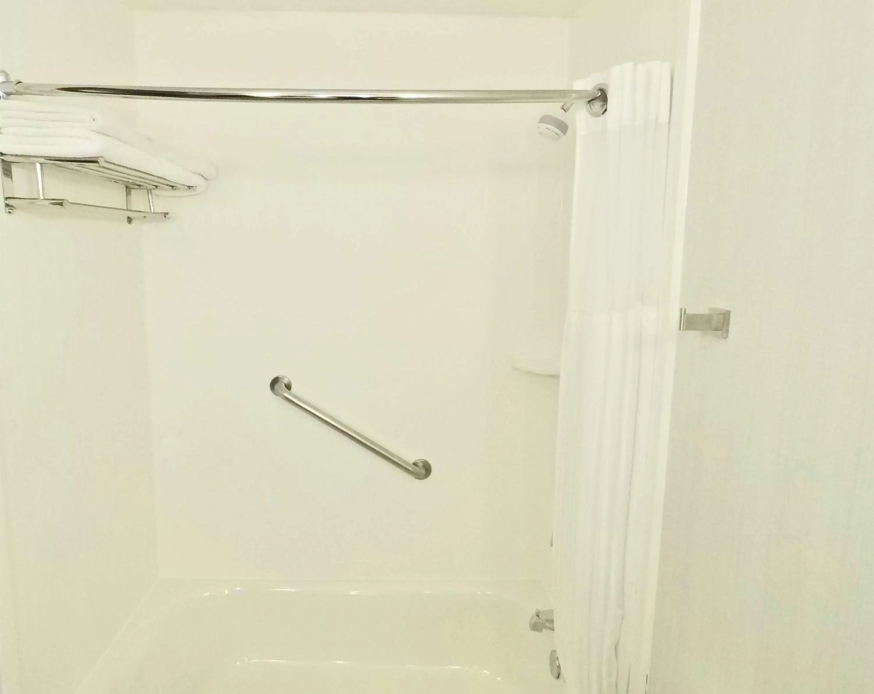 Bathroom in Hilton Garden Inn West Des Moines