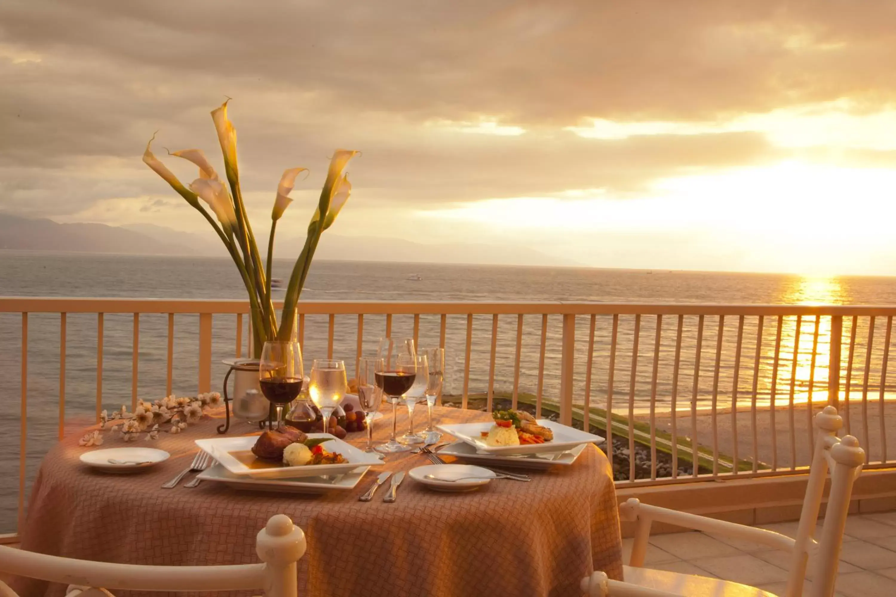 Balcony/Terrace, Restaurant/Places to Eat in Villa del Palmar Beach Resort & Spa Puerto Vallarta