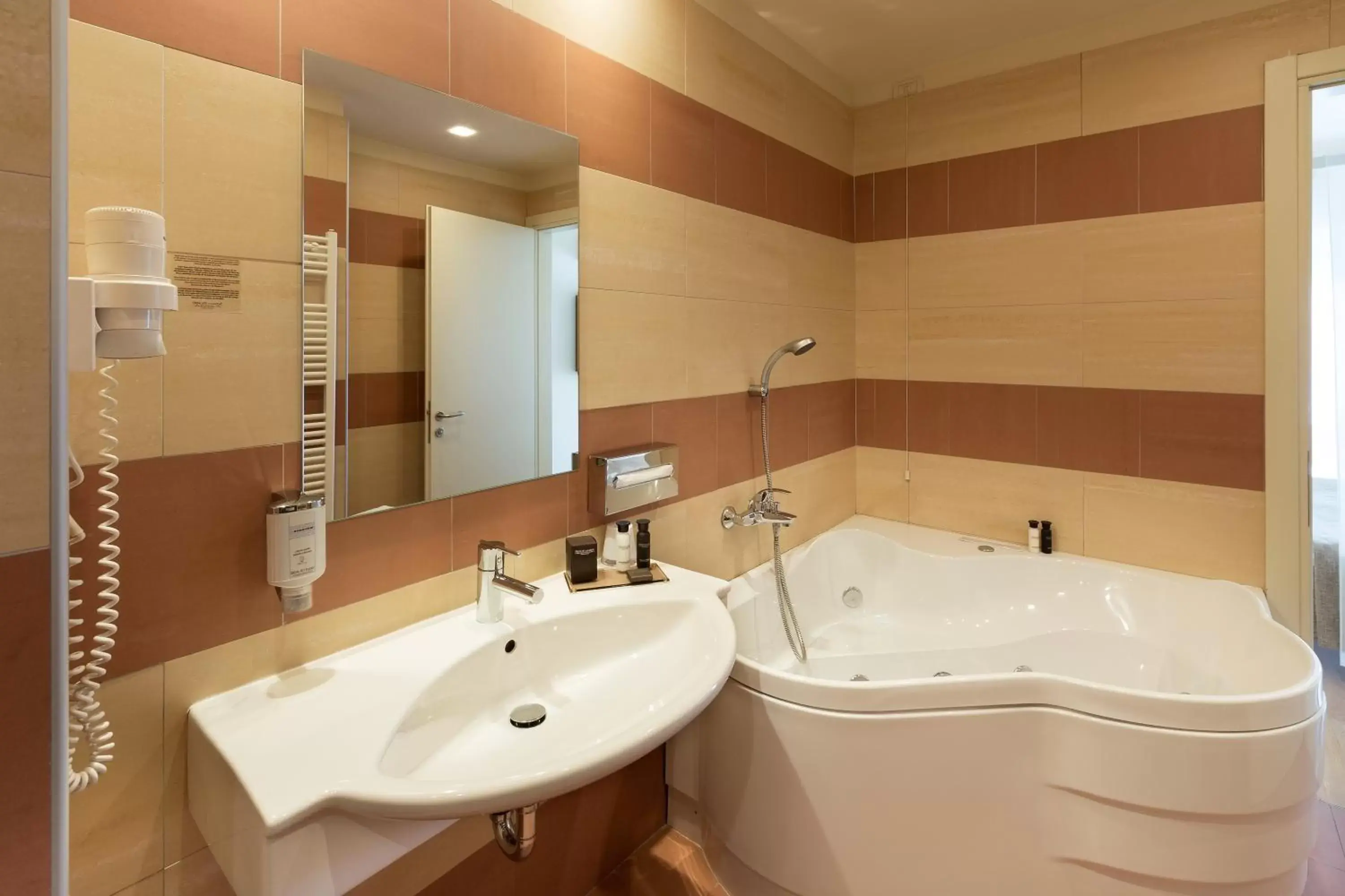 Bathroom in Leonardo Hotel Lago di Garda - Wellness and Spa