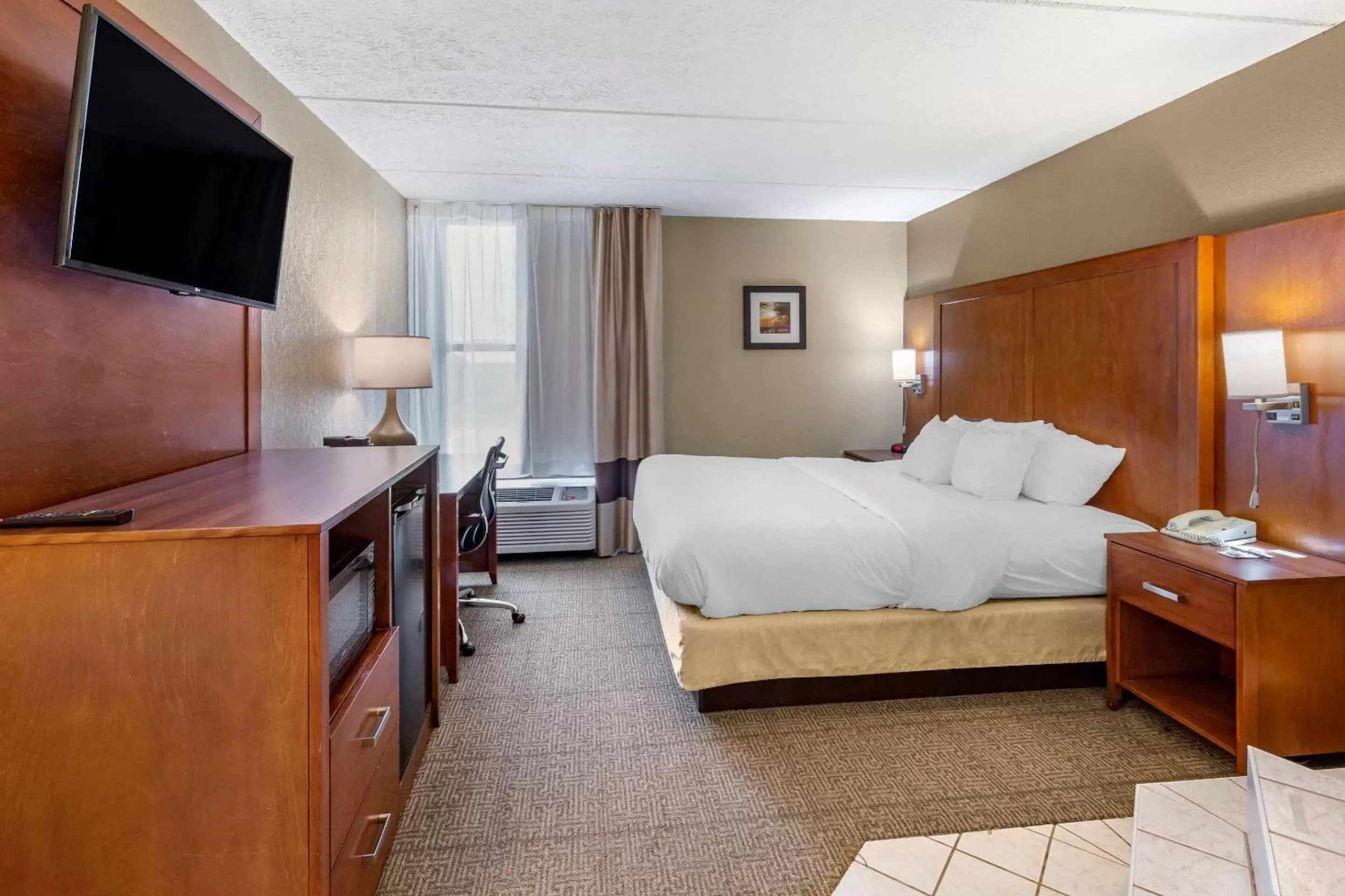 Photo of the whole room, Bed in Comfort Inn Alliance Photo of the whole room, Bed in Comfort Inn Alliance