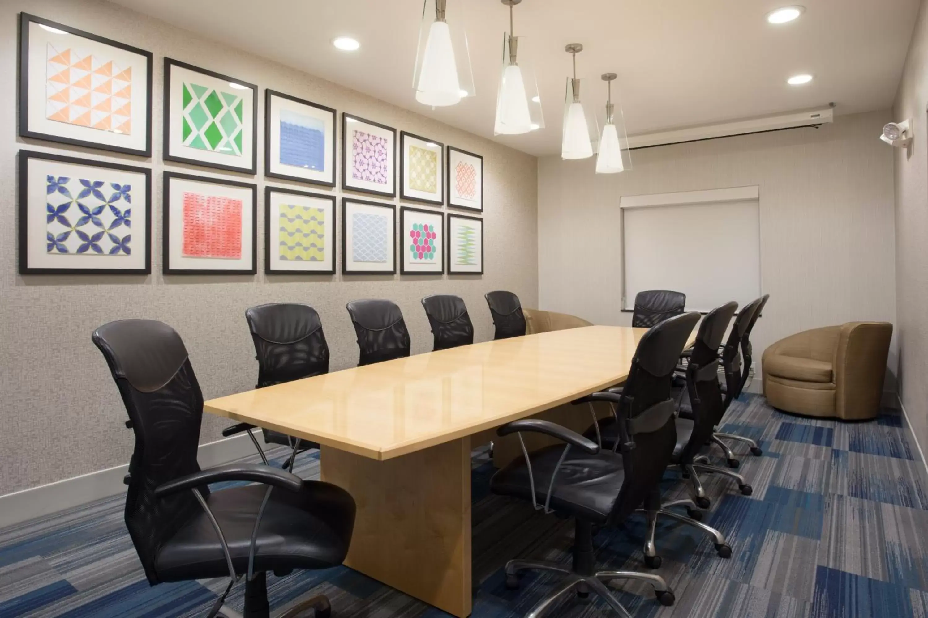 Meeting/conference room in Holiday Inn Express & Suites Amarillo, an IHG Hotel