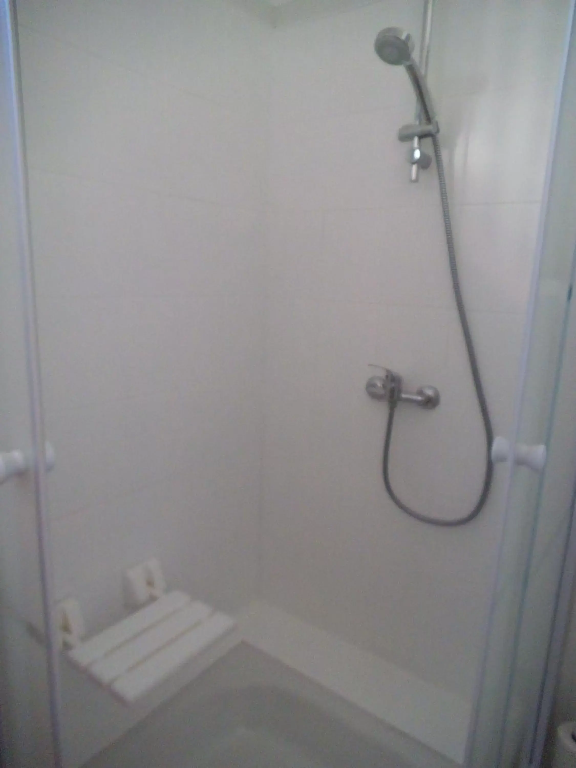 Shower, Bathroom in Au Bougainvillier