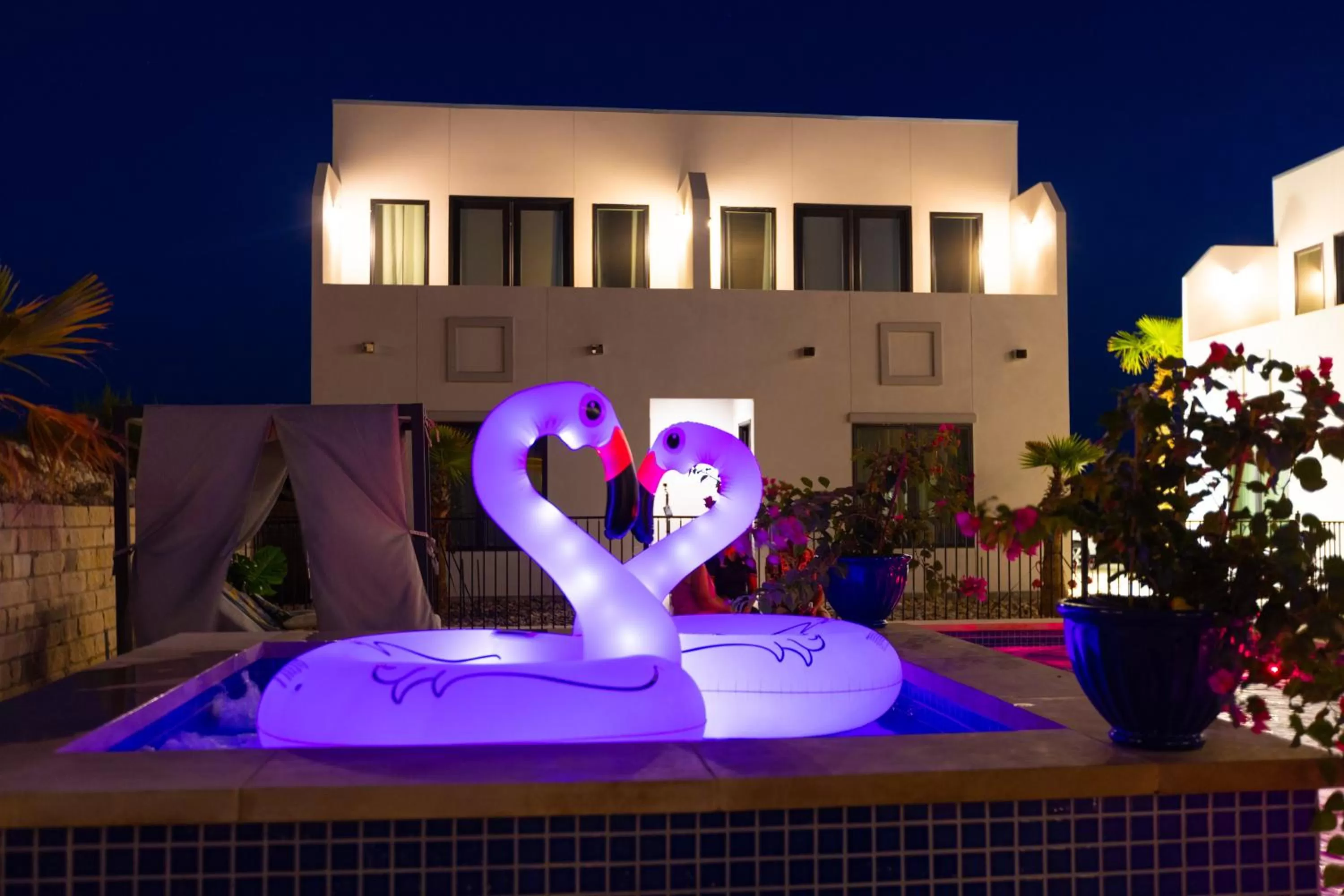 Hot Tub in The Bentley Hotel on 290